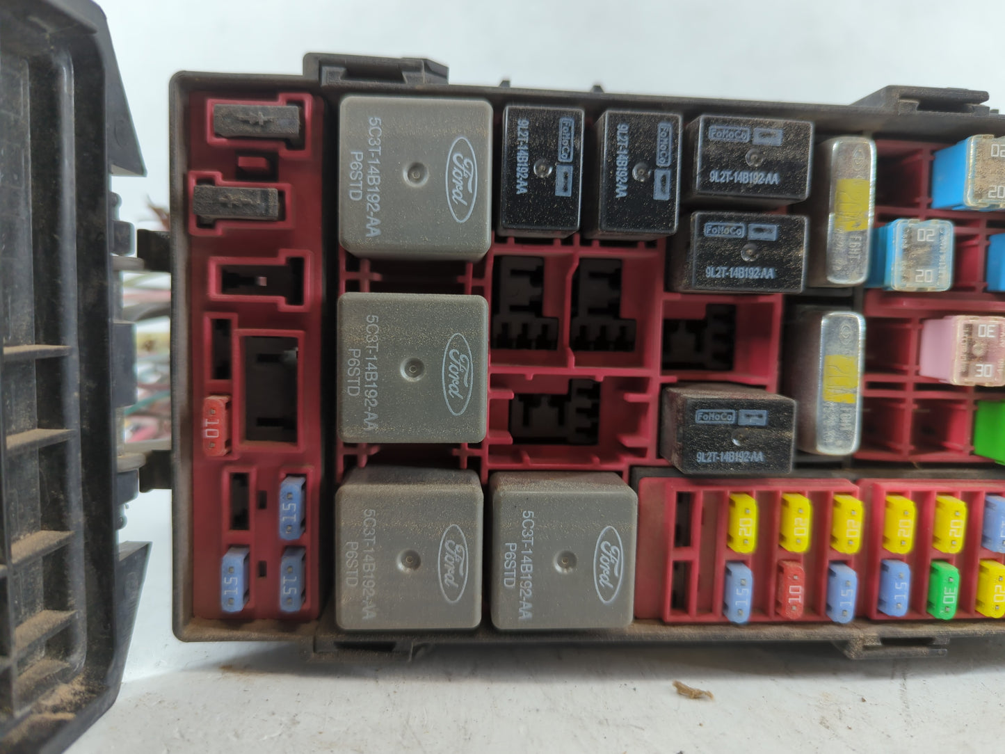 2004-2011 Lincoln Town Car Fusebox Fuse Box Panel Relay Module P/N:2C7T-14N003-AA Fits OEM Used Auto Parts - Oemusedautopart