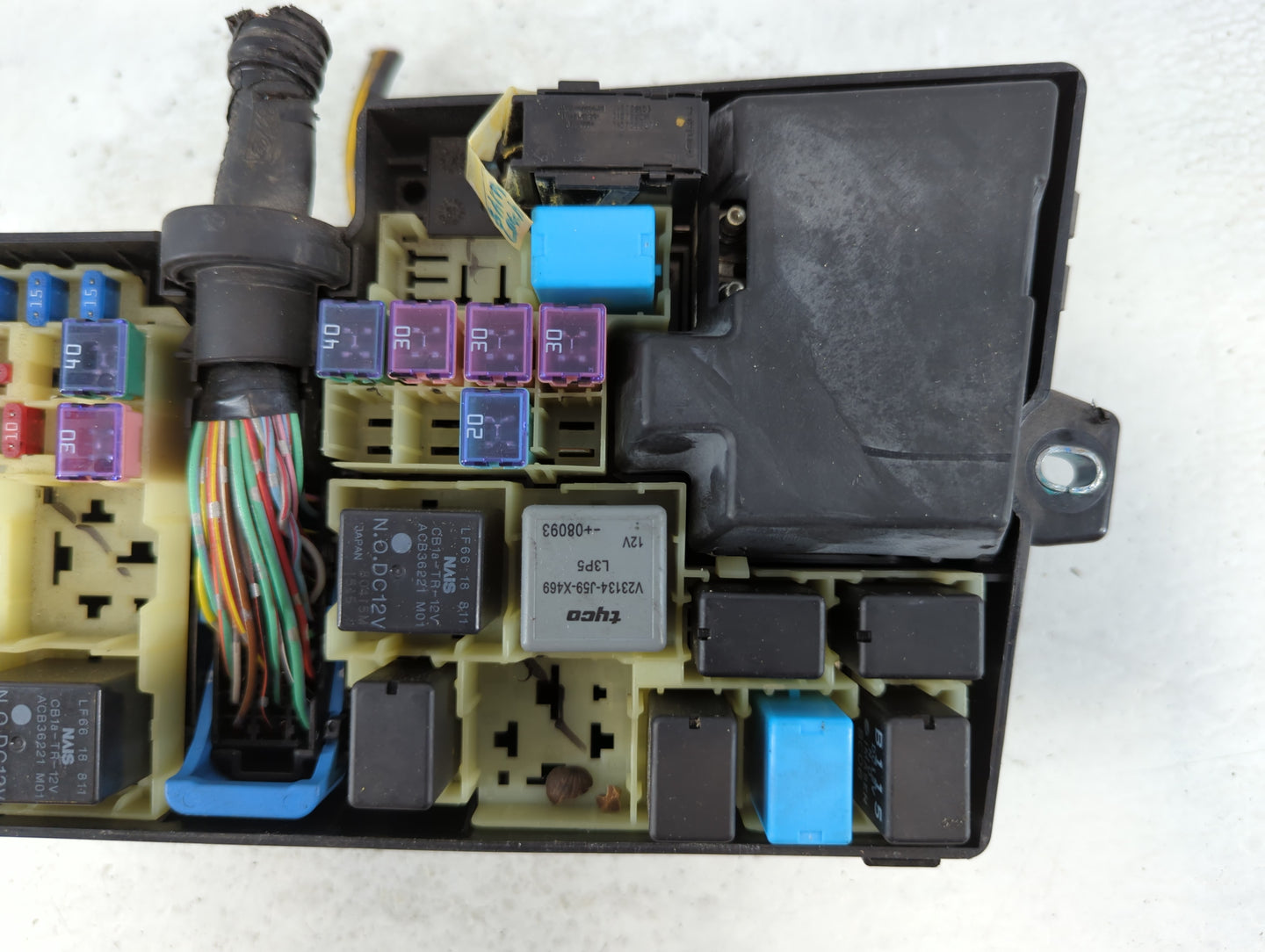 2004-2009 Mazda 3 Fusebox Fuse Box Panel Relay Module P/N:518818109 Fits Fits 2004 2005 2006 2007 2008 2009 OEM Used Auto Pa