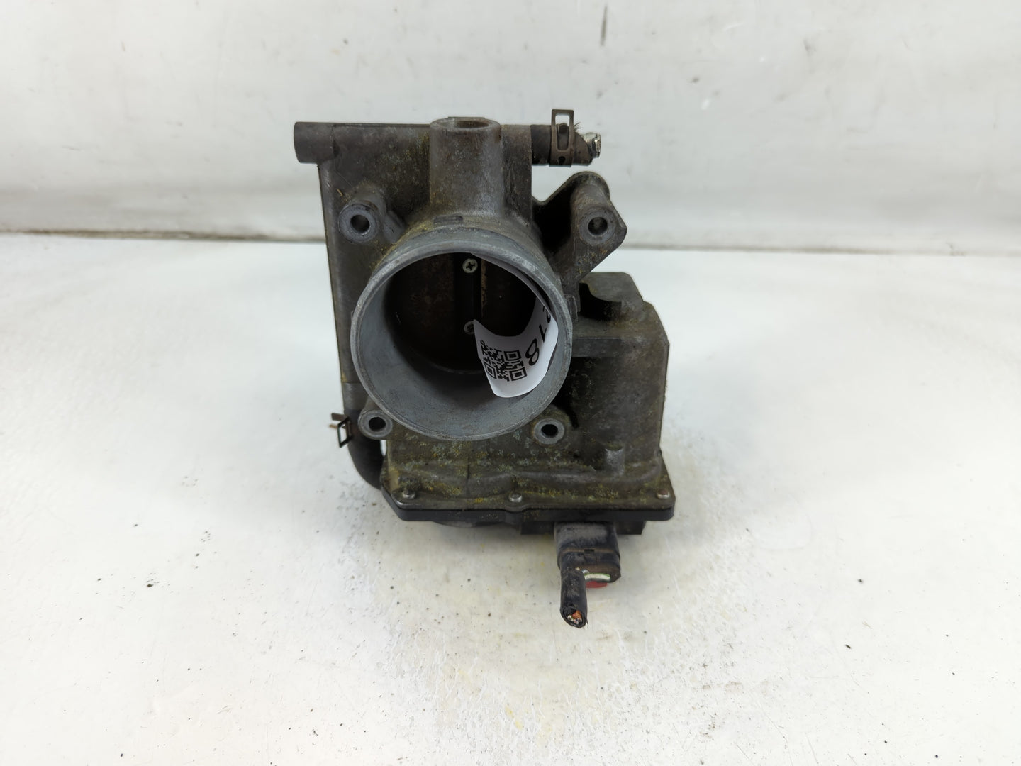 2006-2013 Mazda 3 Throttle Body P/N:6M8G-A Fits Fits 2006 2007 2008 2009 2010 2011 2012 2013 OEM Used Auto Parts - Oemusedau