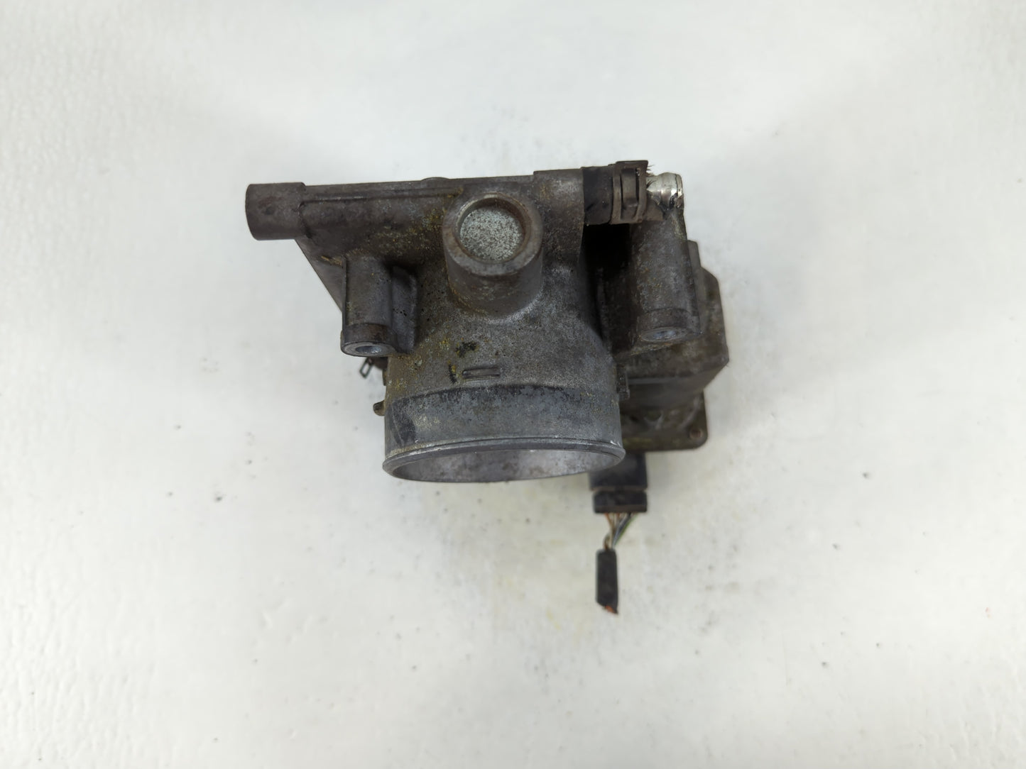 2006-2013 Mazda 3 Throttle Body P/N:6M8G-A Fits Fits 2006 2007 2008 2009 2010 2011 2012 2013 OEM Used Auto Parts - Oemusedau