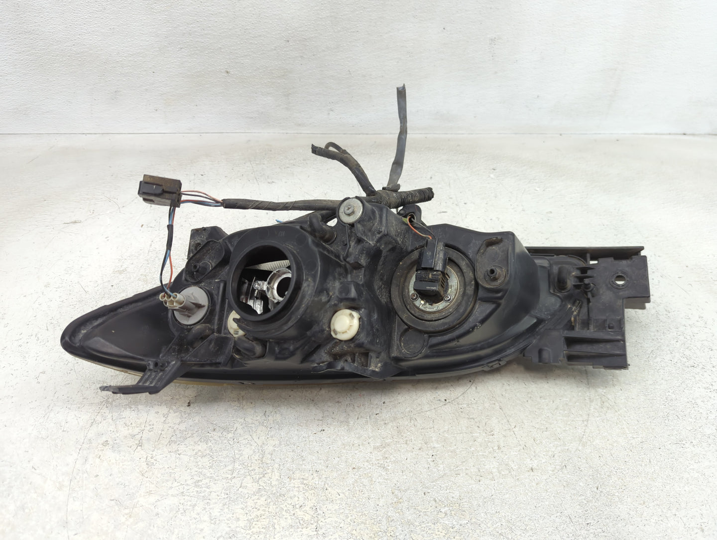 2004-2009 Mazda 3 Passenger Right Oem Head Light Headlight Lamp - Oemusedautoparts1.com