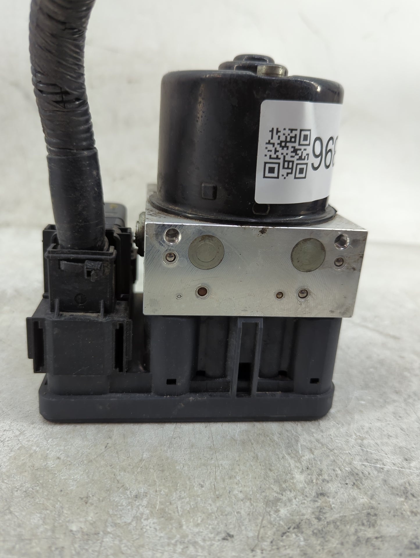 2007-2009 Mazda 3 ABS Pump Control Module Replacement P/N:3M51-2M110-JA Fits Fits 2007 2008 2009 OEM Used Auto Parts - Oemus