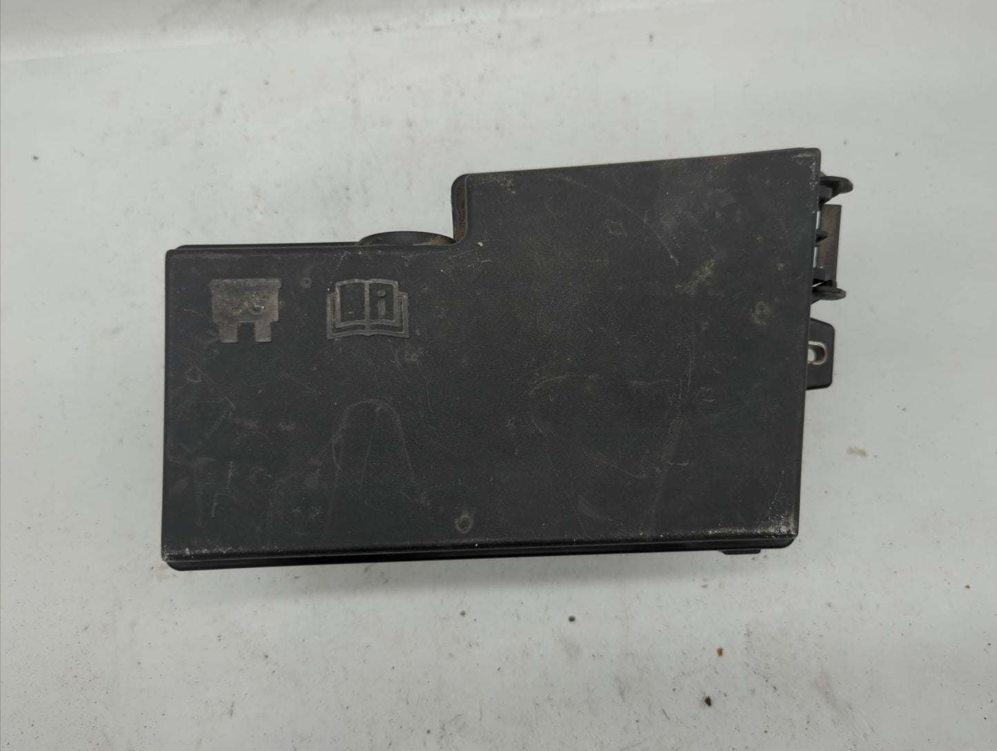 2007-2009 Mazda 3 Fusebox Fuse Box Panel Relay Module P/N:BP4K-66765 518818109 Fits Fits 2007 2008 2009 OEM Used Auto Parts 