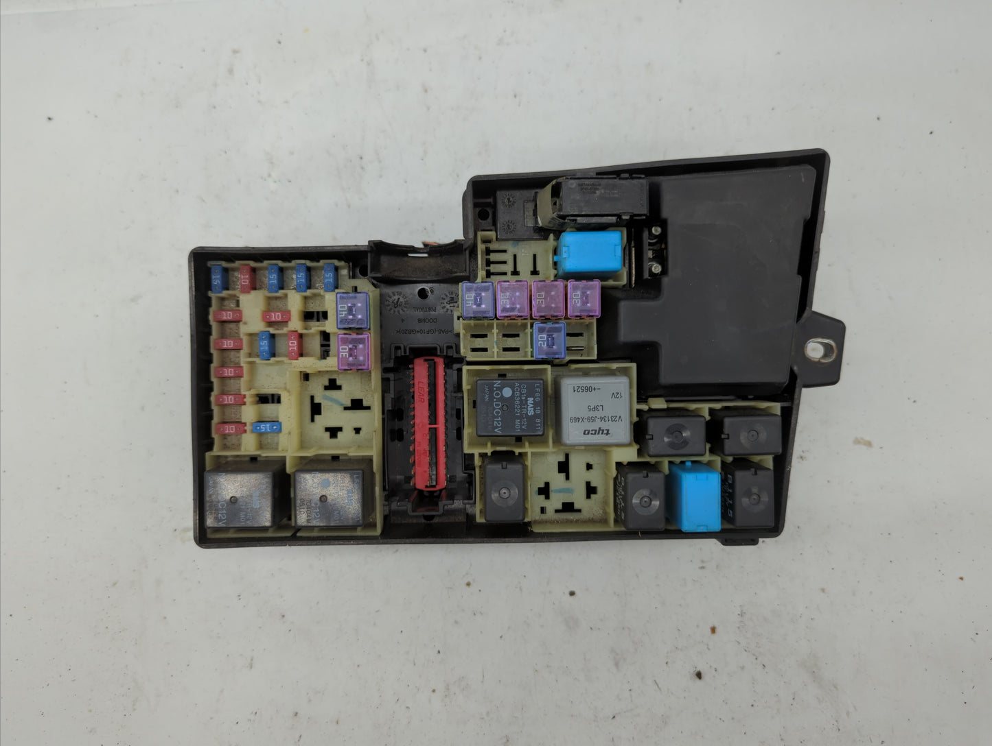 2007-2009 Mazda 3 Fusebox Fuse Box Panel Relay Module P/N:BP4K-66765 518818109 Fits Fits 2007 2008 2009 OEM Used Auto Parts 