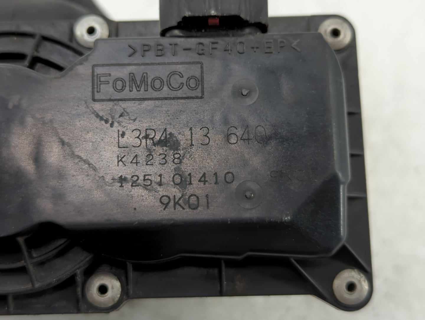 2006-2013 Mazda 3 Throttle Body P/N:L3R4 13 640 L3G2 13 640 A, P53N 13 640 Fits Fits 2006 2007 2008 2009 2010 2011 2012 2013