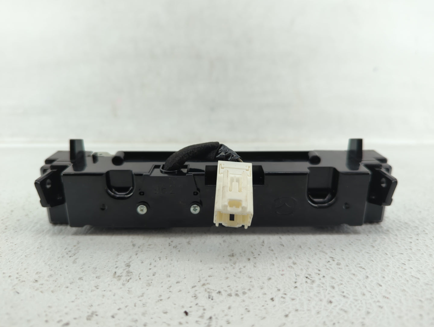 2008-2009 Mazda 3 Radio AM FM Cd Player Receiver Replacement Fits Fits 2008 2009 OEM Used Auto Parts - Oemusedautoparts1.com