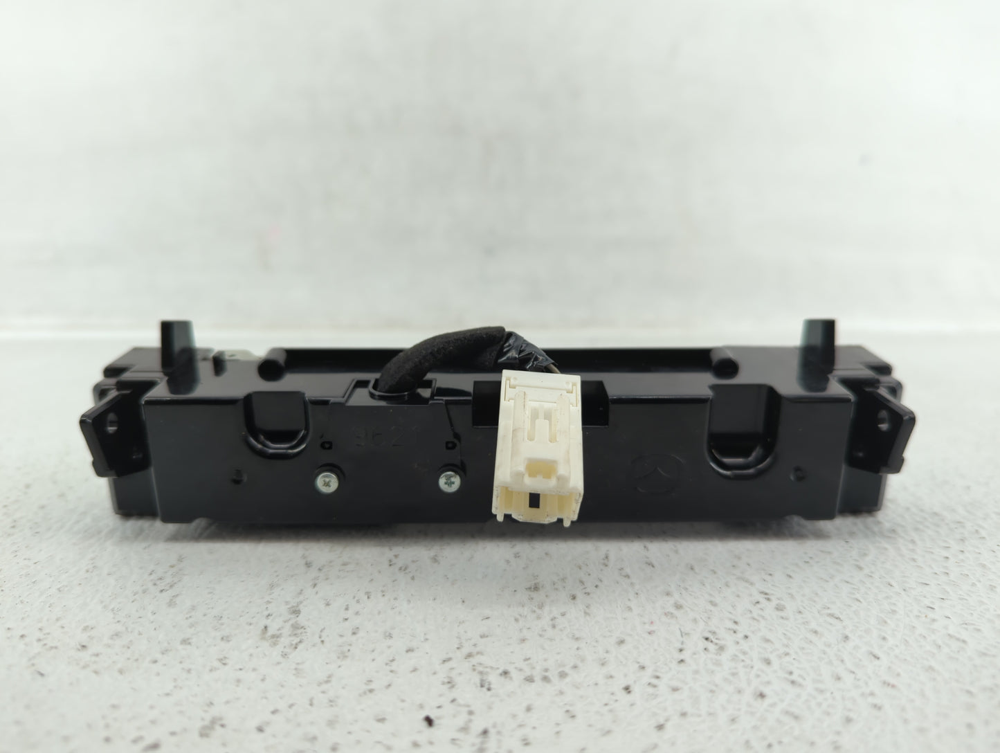 2008-2009 Mazda 3 Radio AM FM Cd Player Receiver Replacement Fits Fits 2008 2009 OEM Used Auto Parts - Oemusedautoparts1.com