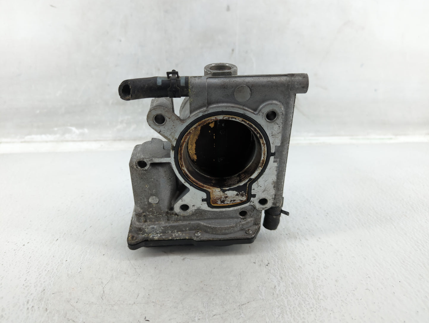 2006-2013 Mazda 3 Throttle Body P/N:L3R4 13 640 Fits Fits 2006 2007 2008 2009 2010 2011 2012 2013 OEM Used Auto Parts - Oemu