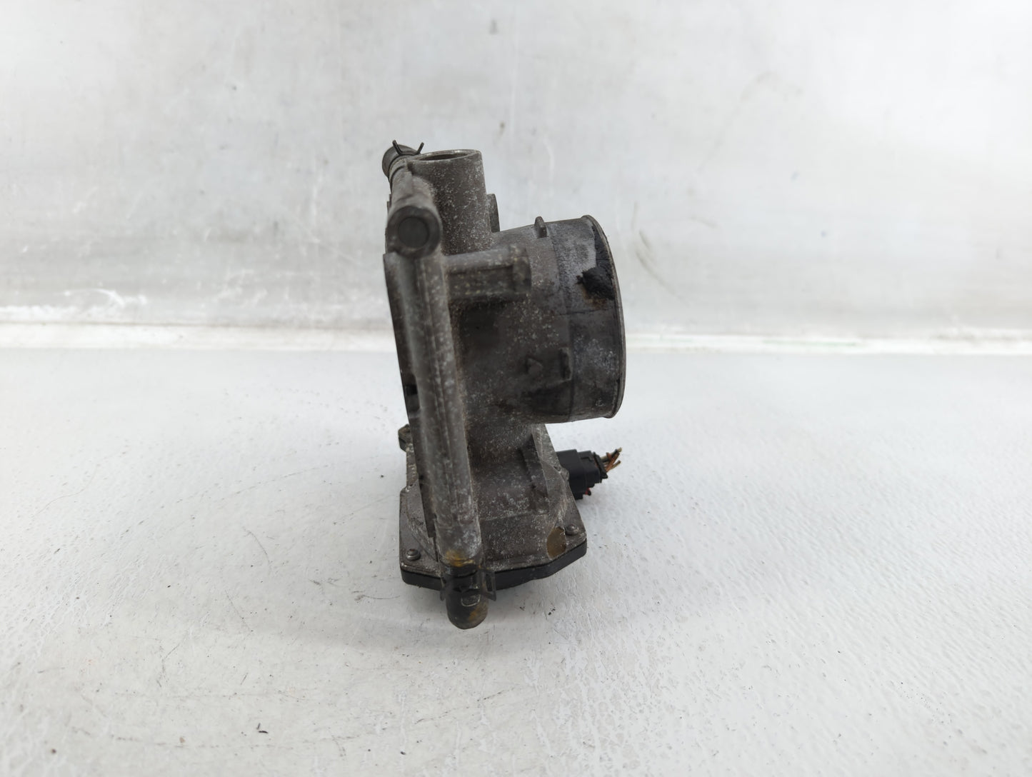 2006-2013 Mazda 3 Throttle Body P/N:L3R4 13 640 Fits Fits 2006 2007 2008 2009 2010 2011 2012 2013 OEM Used Auto Parts - Oemu