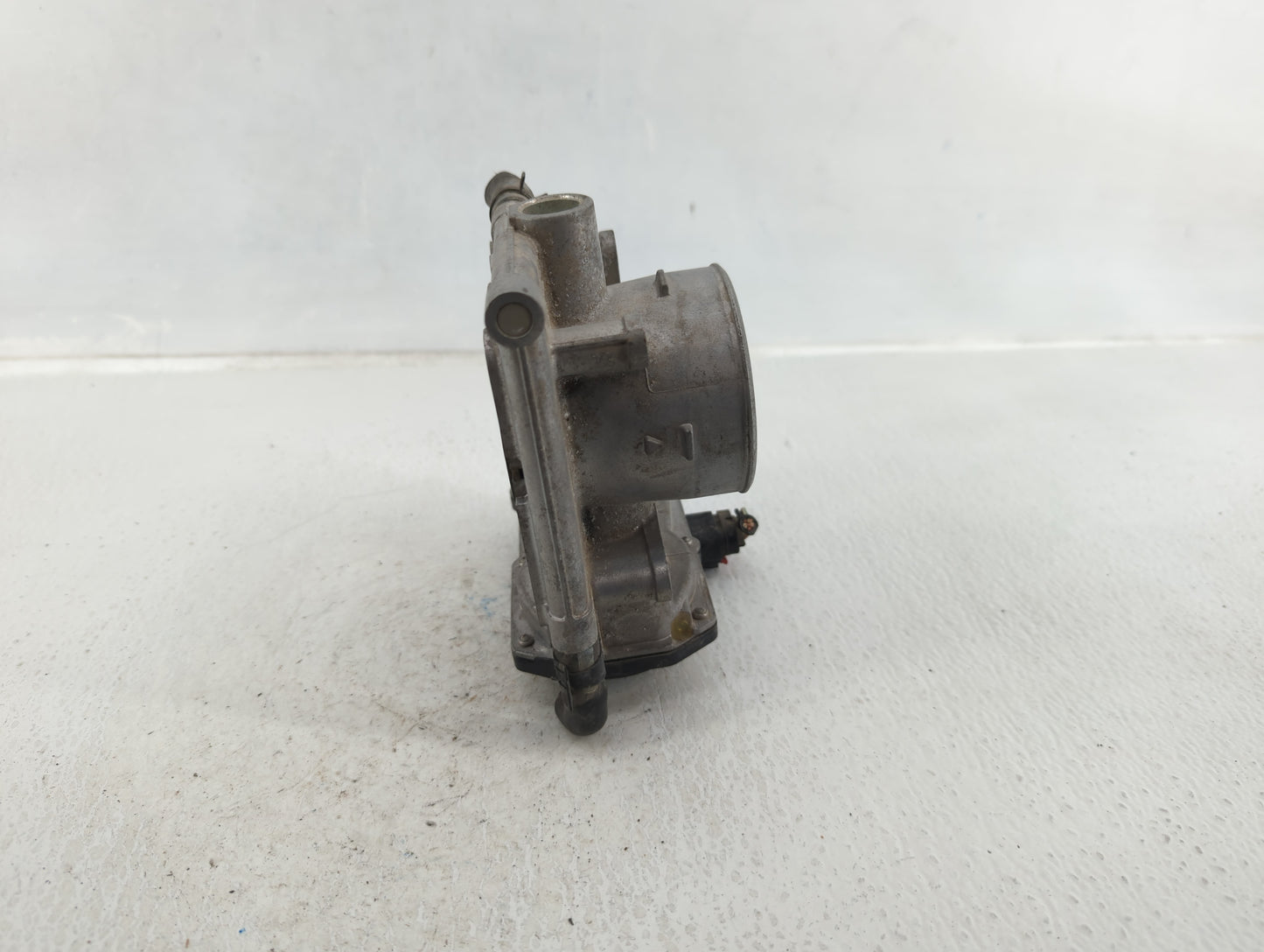 2006-2013 Mazda 3 Throttle Body P/N:L3R4 13 640 Fits Fits 2006 2007 2008 2009 2010 2011 2012 2013 OEM Used Auto Parts - Oemu