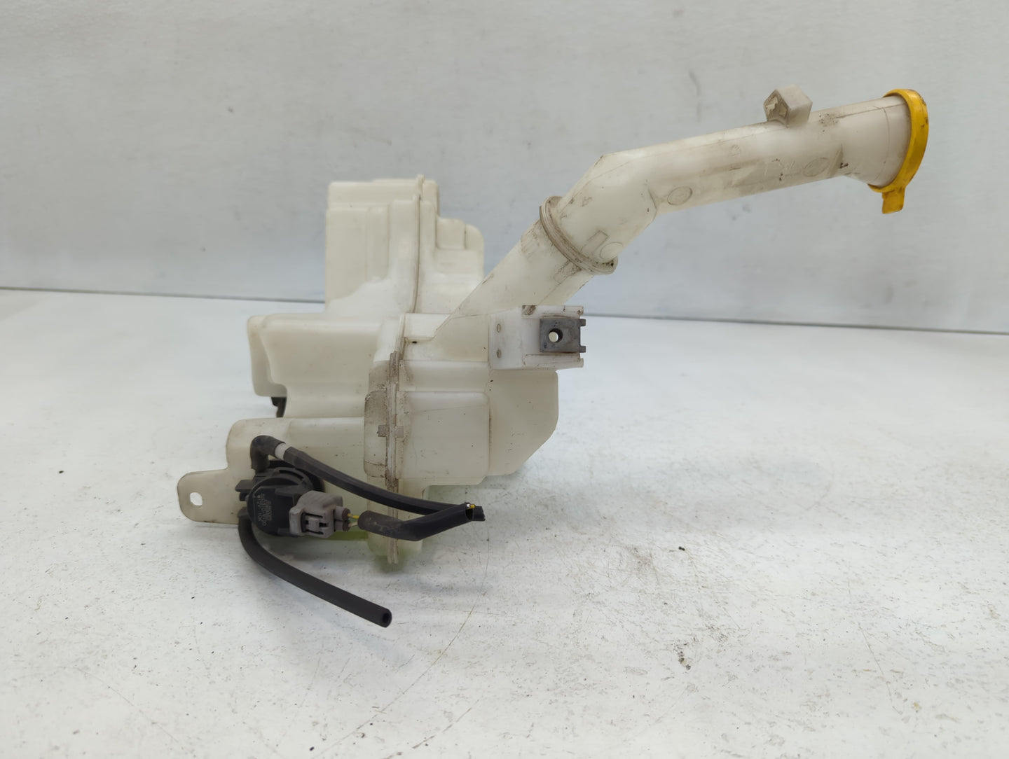 2004-2009 Mazda 3 Windshield Washer Fluid Reservoir Bottle Oem - Oemusedautoparts1.com