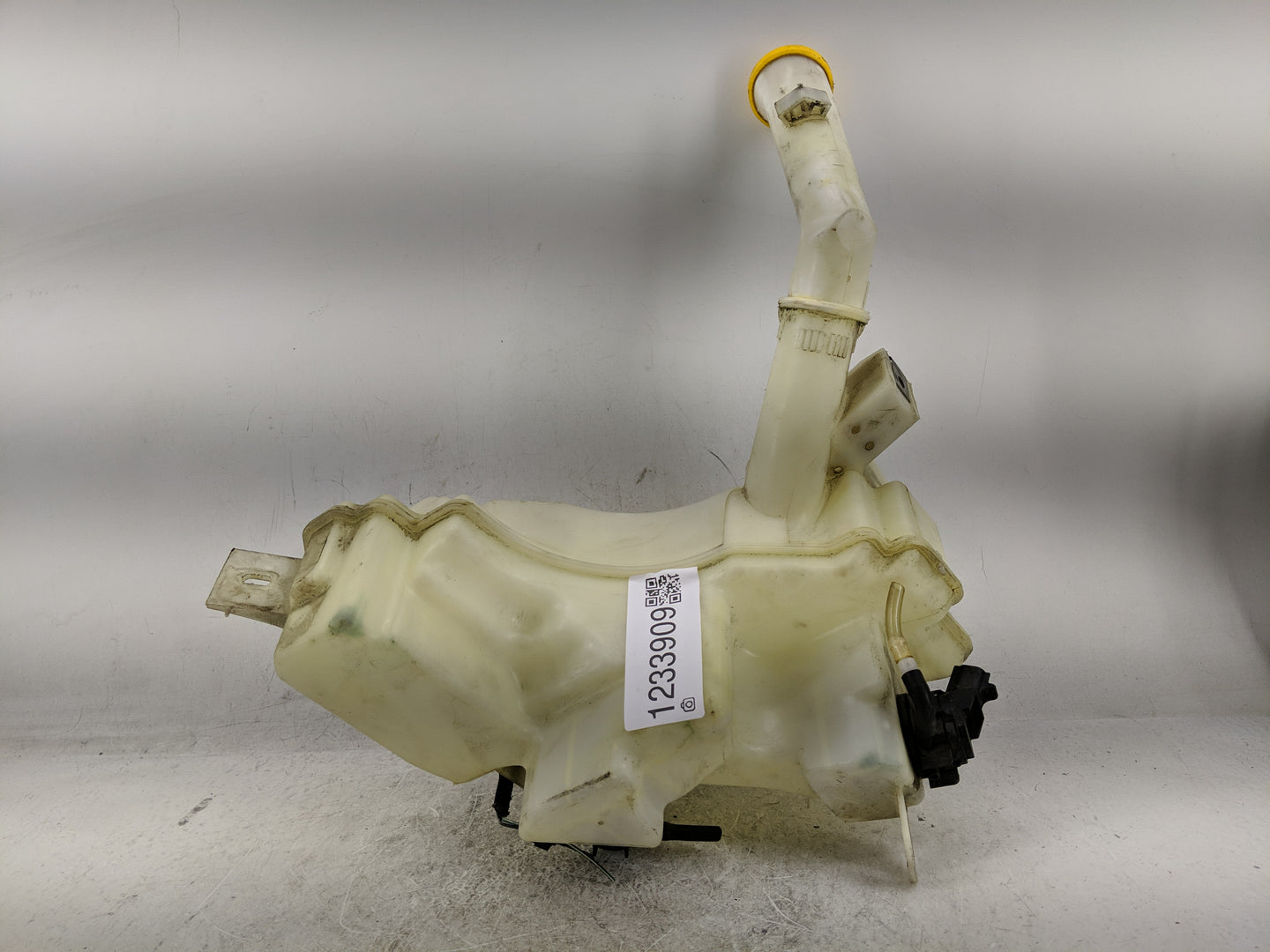 2006-2010 Mazda 5 Windshield Washer Fluid Reservoir Bottle Oem - Oemusedautoparts1.com