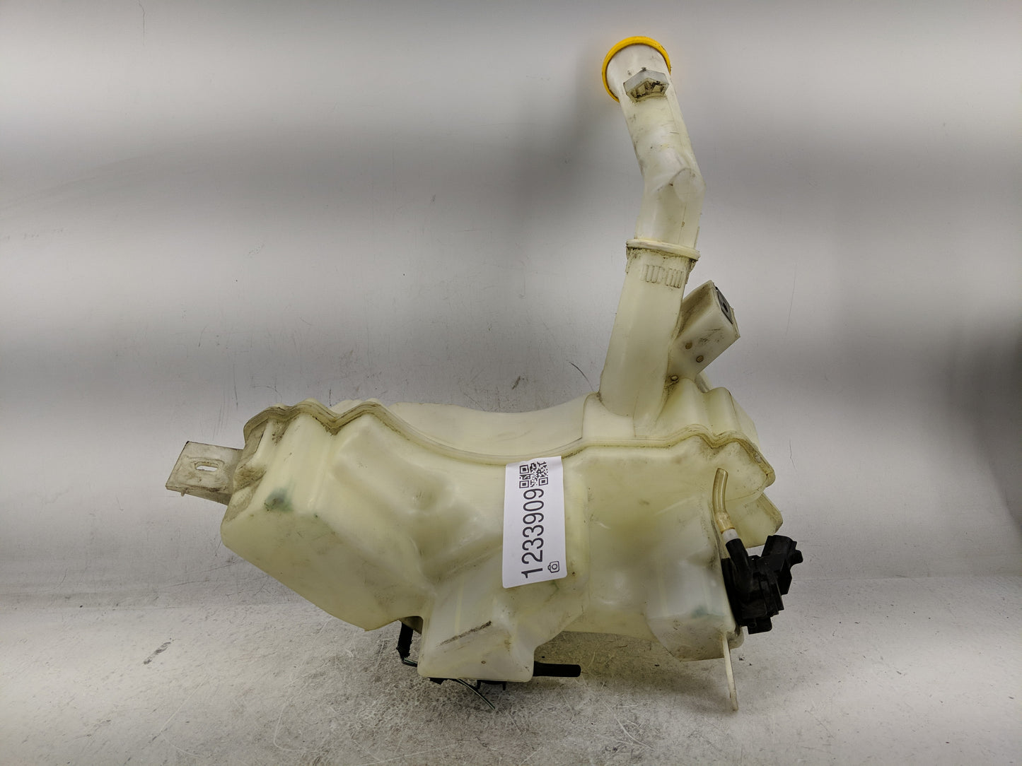 2006-2010 Mazda 5 Windshield Washer Fluid Reservoir Bottle Oem - Oemusedautoparts1.com
