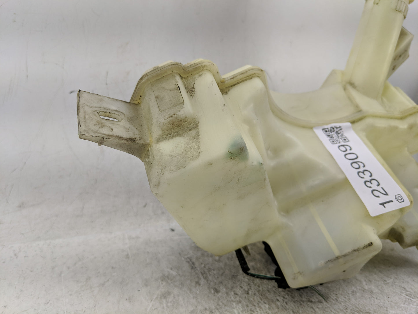 2006-2010 Mazda 5 Windshield Washer Fluid Reservoir Bottle Oem - Oemusedautoparts1.com