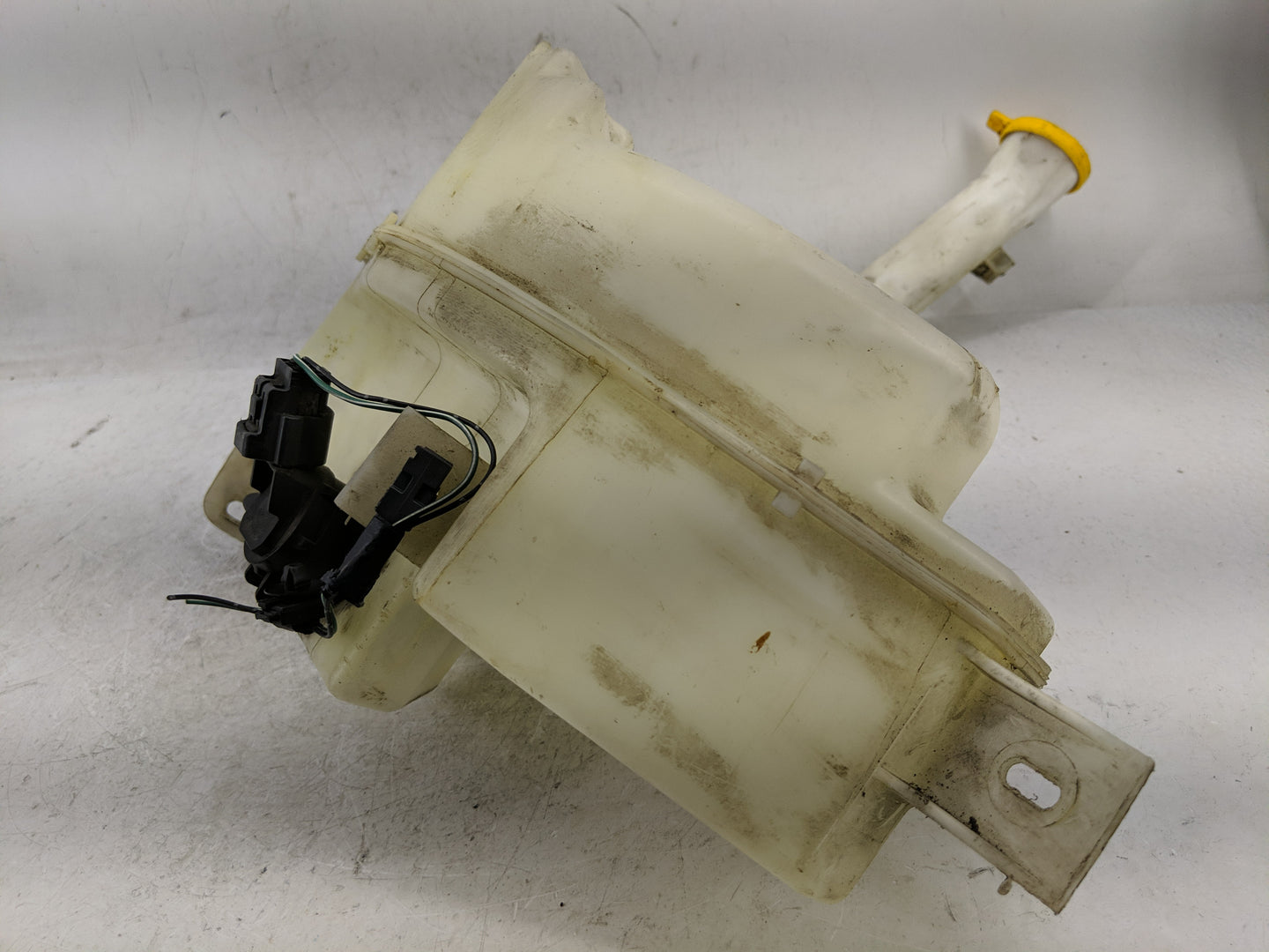 2006-2010 Mazda 5 Windshield Washer Fluid Reservoir Bottle Oem - Oemusedautoparts1.com