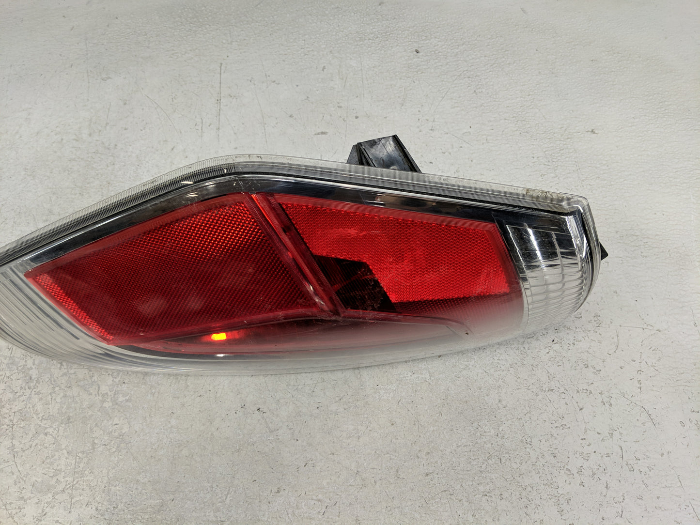 2008-2010 Mazda 5 Tail Light Assembly Passenger Right OEM P/N:C291 51150 Fits Fits 2008 2009 2010 OEM Used Auto Parts - Oemu