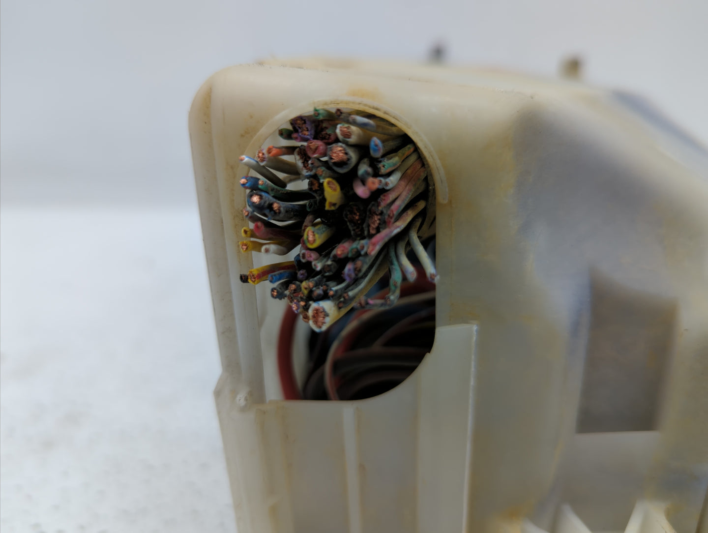 Mazda 5 Fusebox Fuse Box Relay Module Tipm Cd84 66 760 - Oemusedautoparts1.com