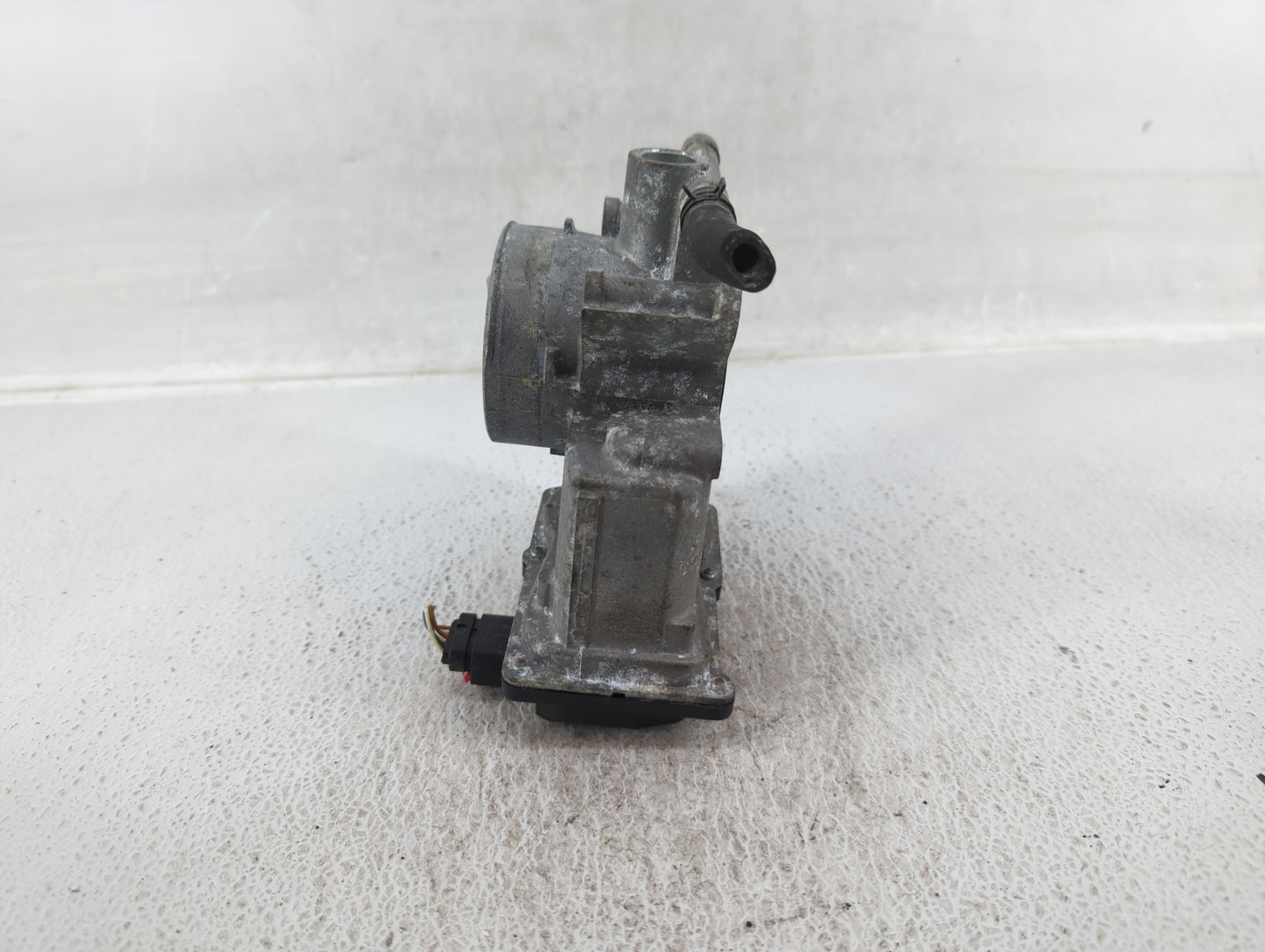 2008-2010 Mazda 5 Throttle Body P/N:125101984 Fits Fits 2006 2007 2008 2009 2010 2011 2012 2013 OEM Used Auto Parts - Oemuse