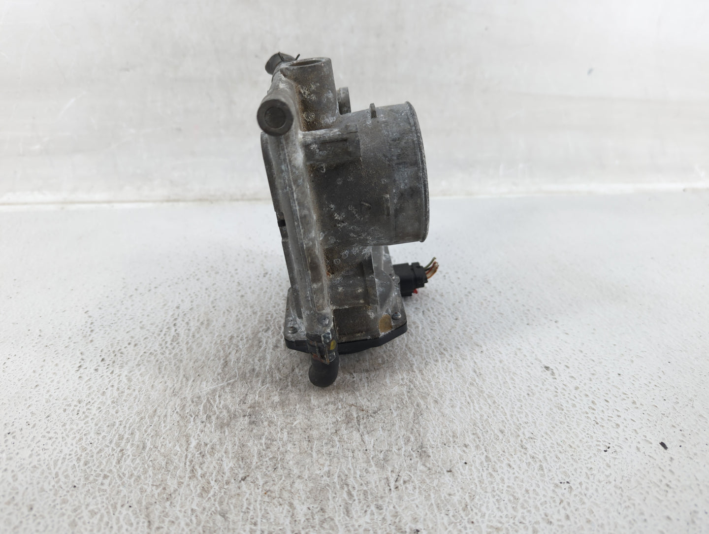 2008-2010 Mazda 5 Throttle Body P/N:125101984 Fits Fits 2006 2007 2008 2009 2010 2011 2012 2013 OEM Used Auto Parts - Oemuse