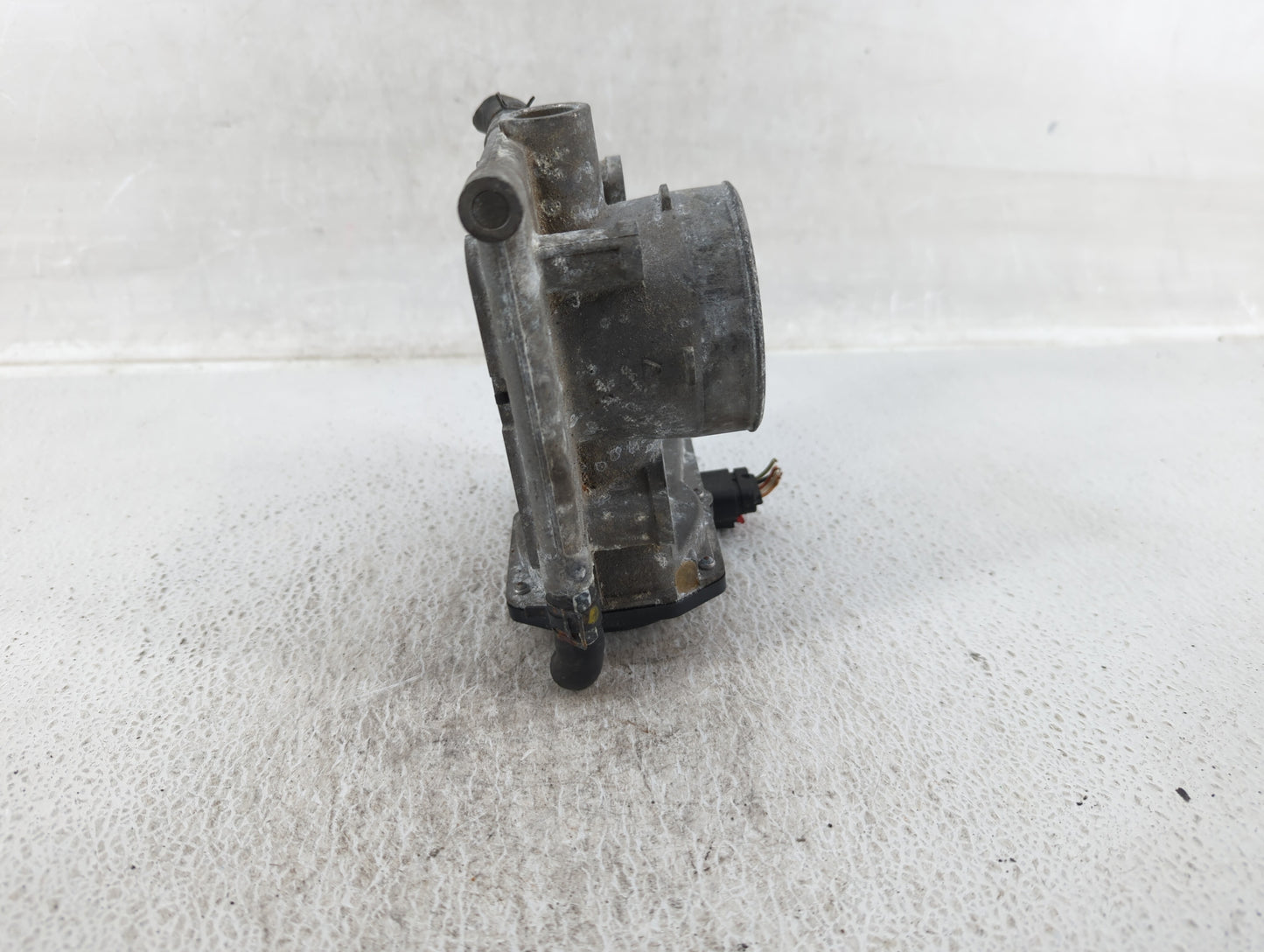 2008-2010 Mazda 5 Throttle Body P/N:125101984 Fits Fits 2006 2007 2008 2009 2010 2011 2012 2013 OEM Used Auto Parts - Oemuse