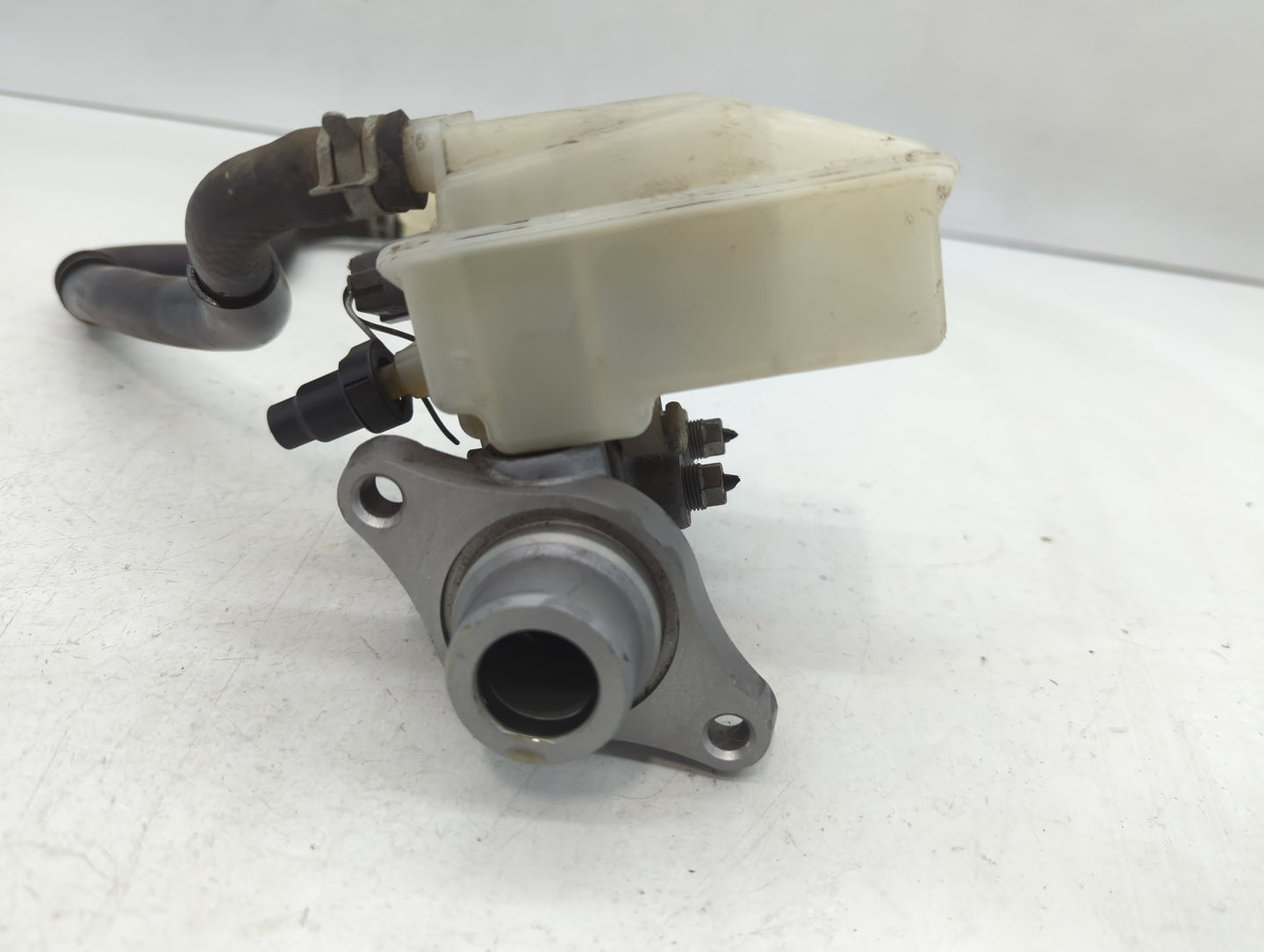 2006-2010 Mazda 5 Brake Master Cylinder - Oemusedautoparts1.com