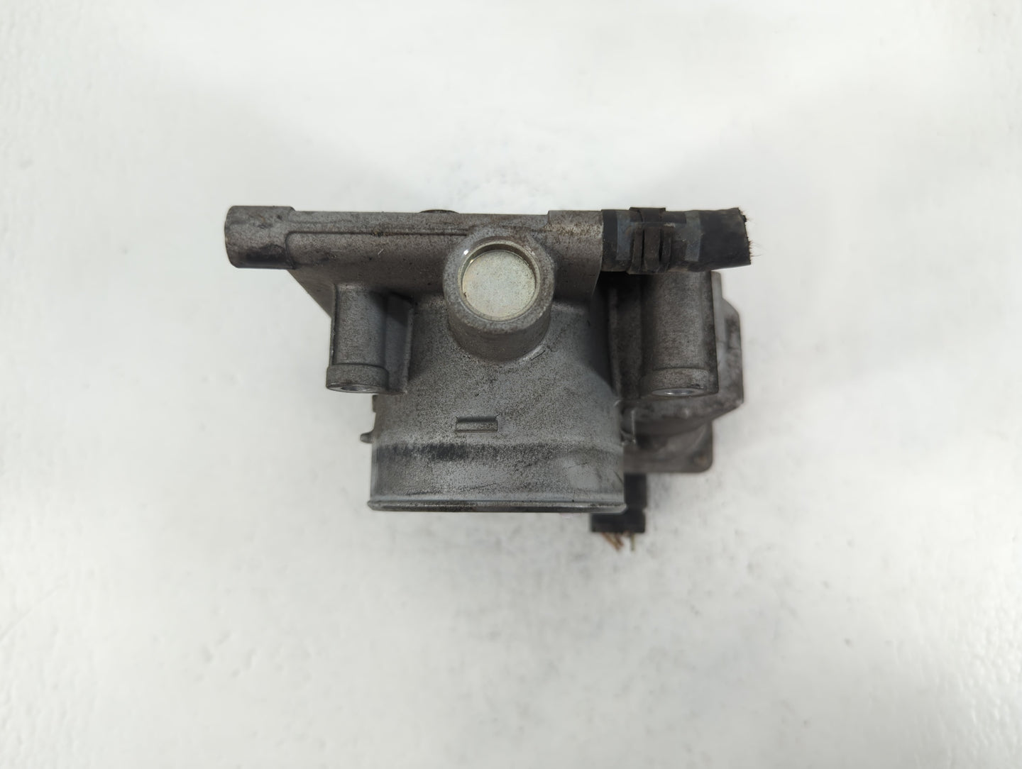 2008-2010 Mazda 5 Throttle Body P/N:L3R4 13 640 Fits Fits 2006 2007 2008 2009 2010 2011 2012 2013 OEM Used Auto Parts - Oemu