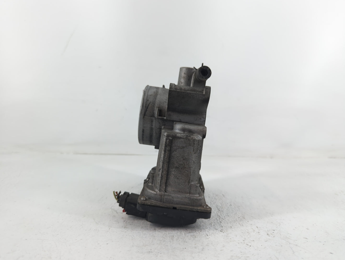 2008-2010 Mazda 5 Throttle Body P/N:L3R4 13 640 Fits Fits 2006 2007 2008 2009 2010 2011 2012 2013 OEM Used Auto Parts - Oemu