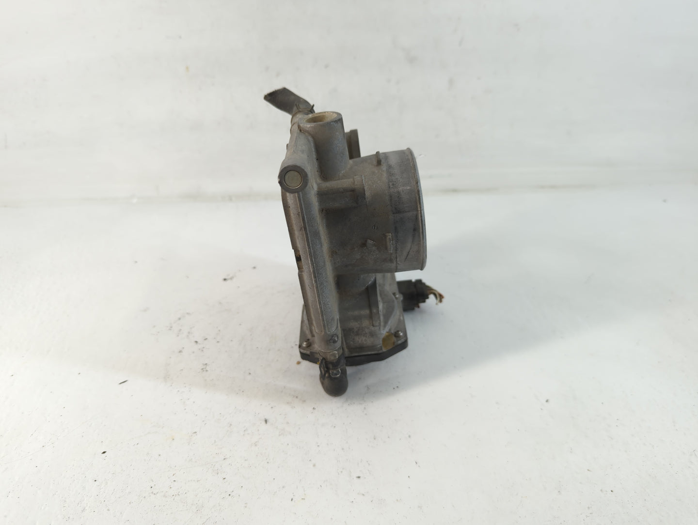 2008-2010 Mazda 5 Throttle Body P/N:L3R4 13 640 10K20, 1251 06837 Fits Fits 2006 2007 2008 2009 2010 2011 2012 2013 OEM Used