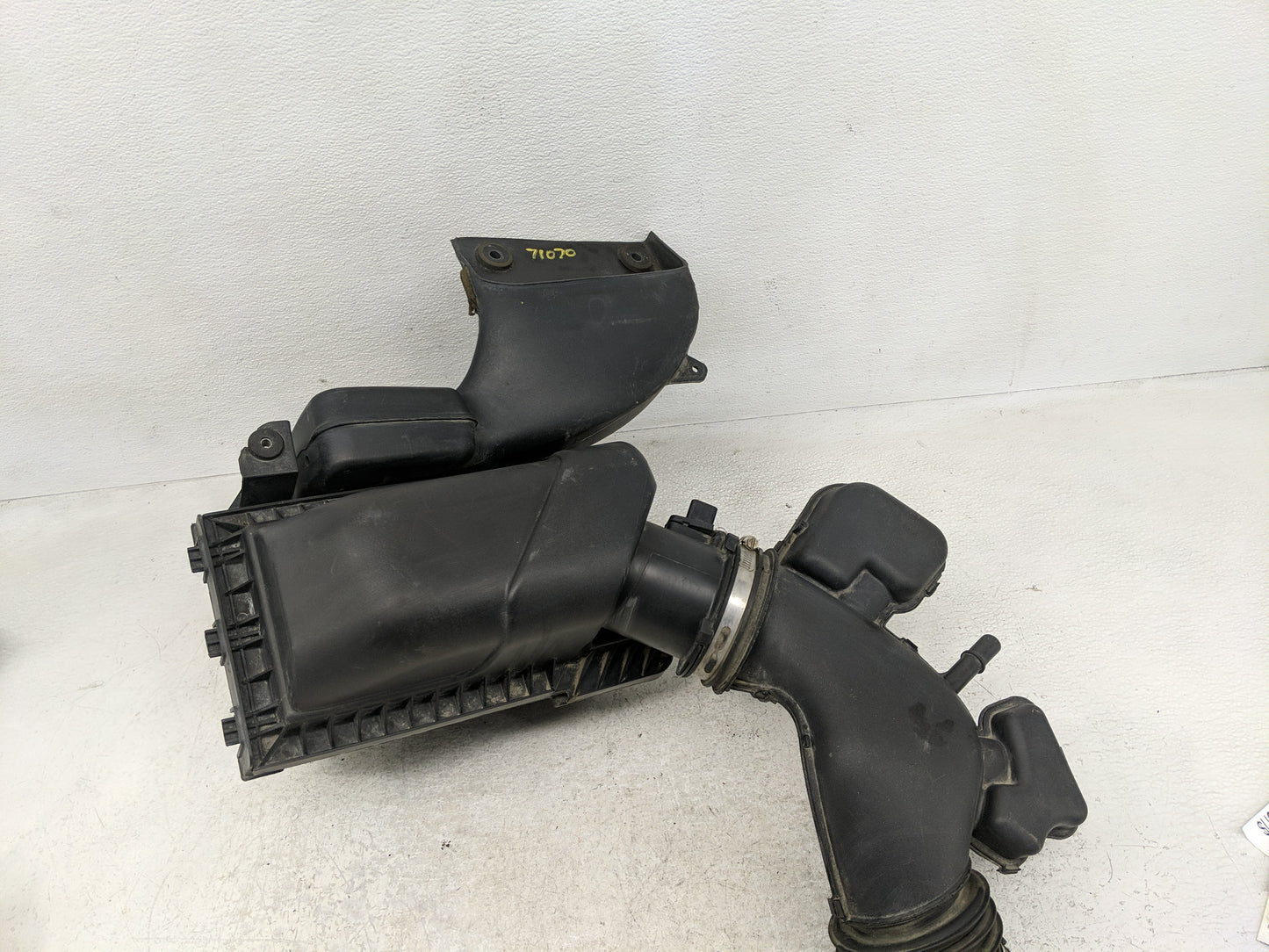 2009-2013 Mazda 6 Air Cleaner Intake-duct Hose Tube - Oemusedautoparts1.com