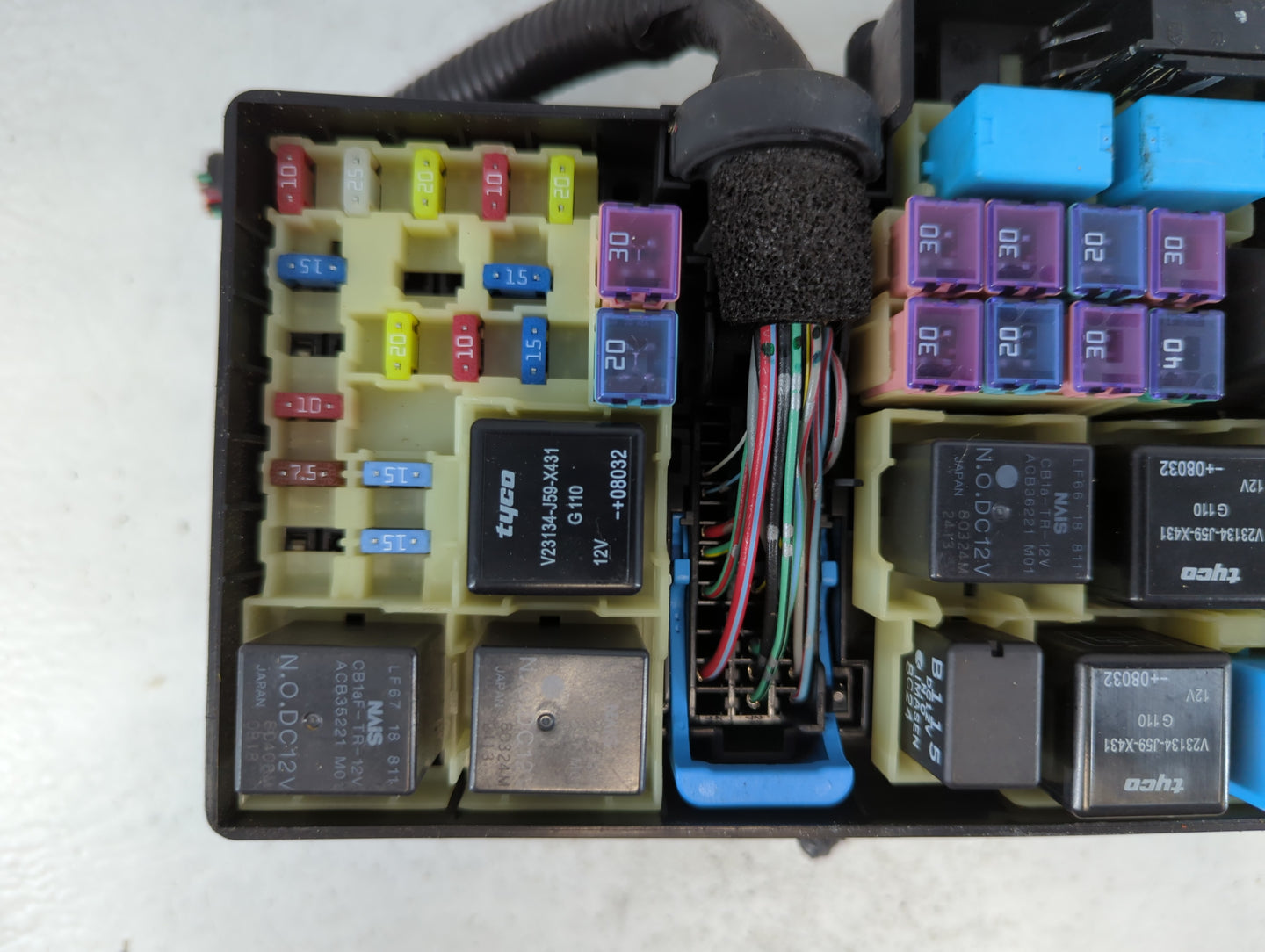 2007-2009 Mazda Cx-7 Fusebox Fuse Box Panel Relay Module P/N:518818109 Fits Fits 2007 2008 2009 OEM Used Auto Parts - Oemuse