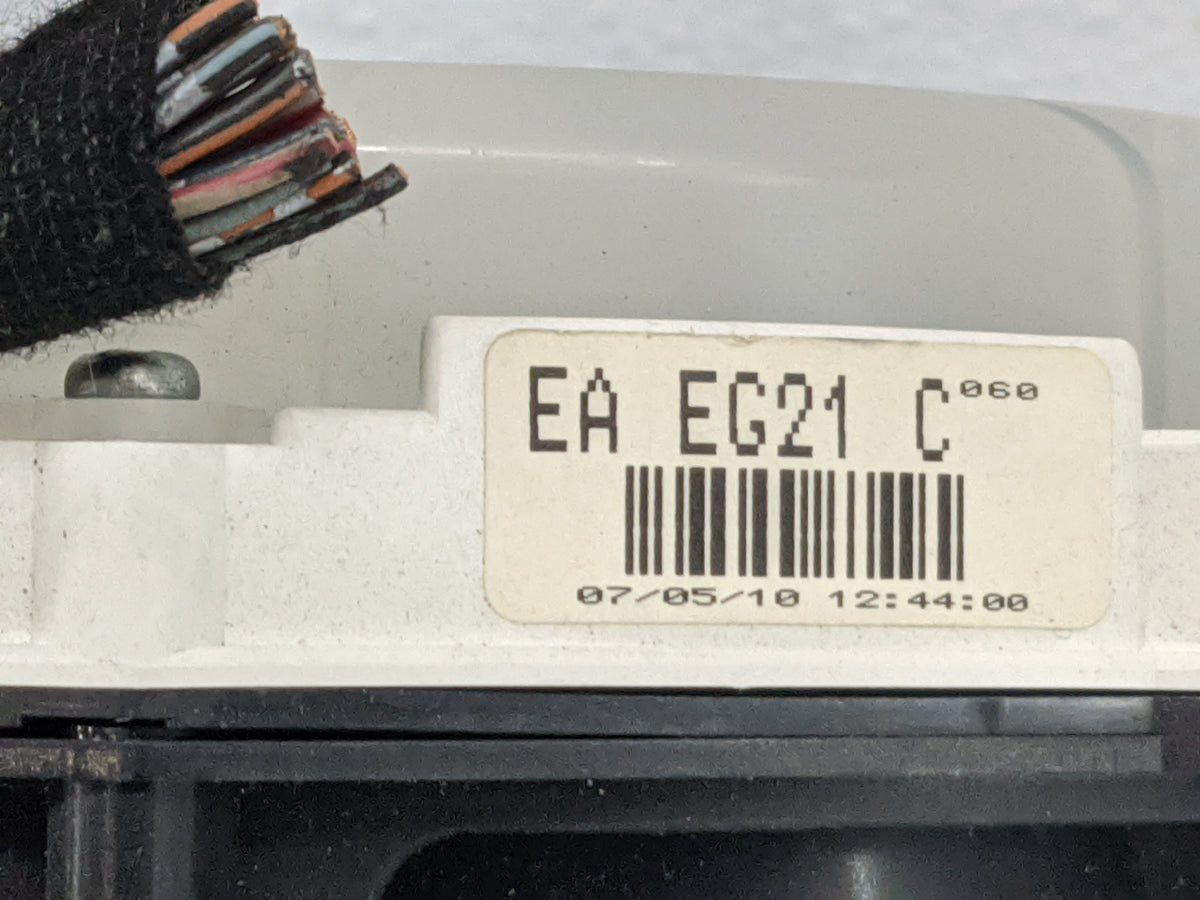 2007-2009 Mazda Cx-7 Instrument Cluster Speedometer Gauges P/N:EA EG21 C 8P4K55430, EA EG21 D Miles:93K Fits Fits 2007 2008 