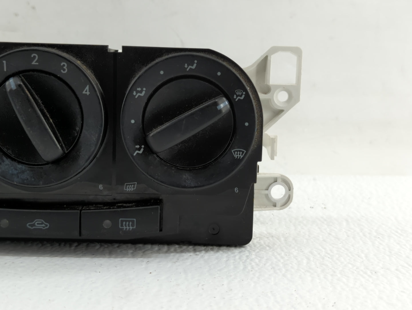2007-2009 Mazda Cx-7 Climate Control Module Temperature AC/Heater Replacement P/N:BEG21 K1900EG22 Fits Fits 2007 2008 2009 O