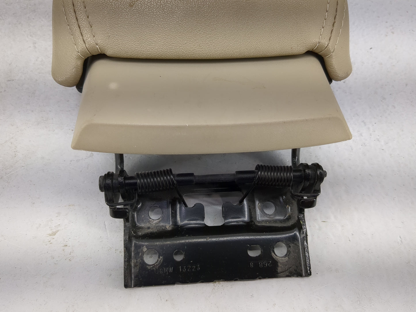 2009 Mazda Mazda6 Center Console Armrest Cover Lid P/N:GMW 13223 Fits OEM Used Auto Parts - Oemusedautoparts1.com
