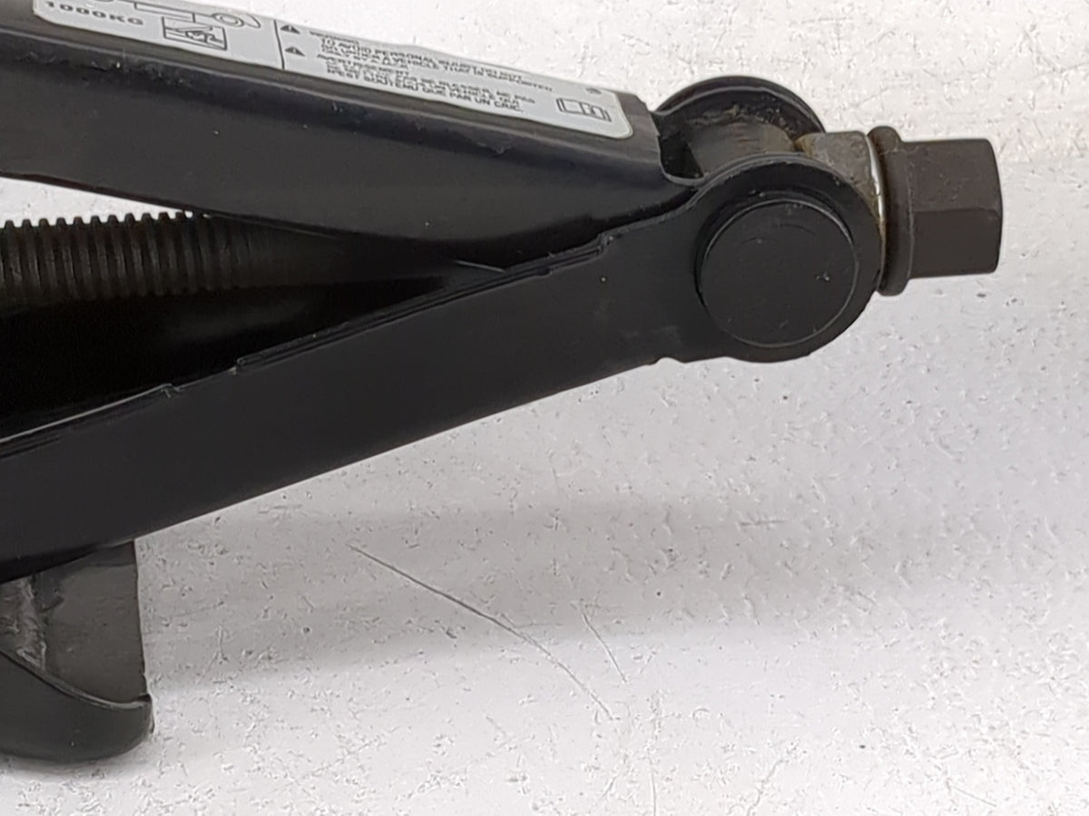 2009 Mazda Mazda6 Spare Scissor Car Jack - Oemusedautoparts1.com