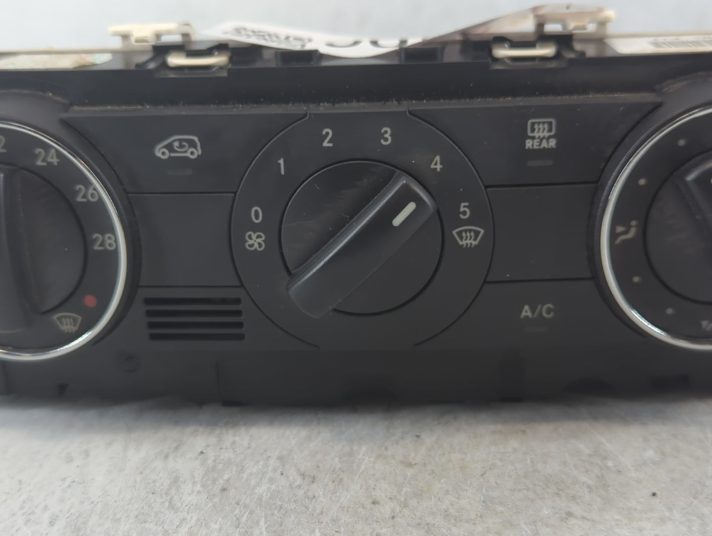 2007-2011 Mercedes-Benz B200 Climate Control Module Temperature AC/Heater Replacement P/N:A169 830 19 85 Fits OEM Used Auto 