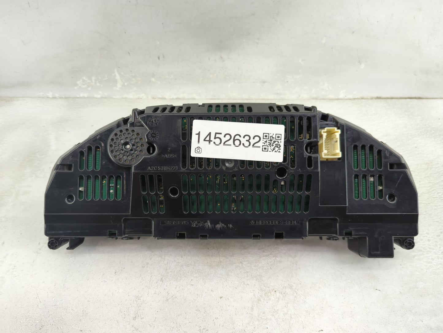 2009 Mercedes-Benz C-Class Instrument Cluster Speedometer Gauges P/N:A2049003800 A2045406911, A2049022600 Miles:98K Fits OEM