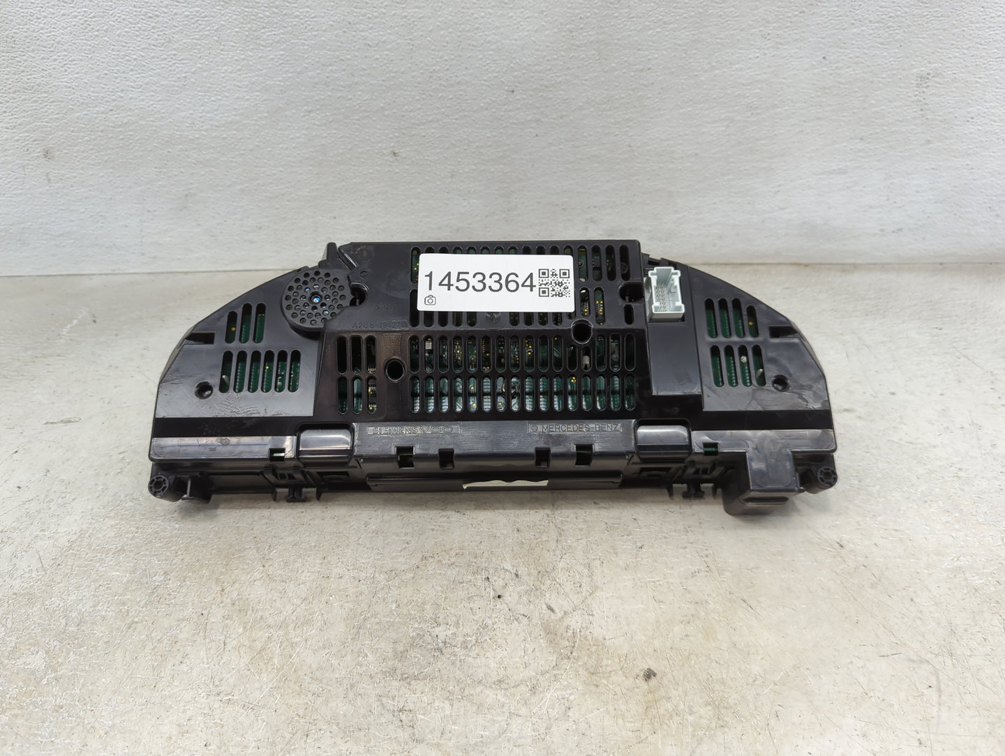 2009 Mercedes-Benz C-Class Instrument Cluster Speedometer Gauges P/N:A2045409648 A2044423621, A2044423821 Miles:156K Fits OE