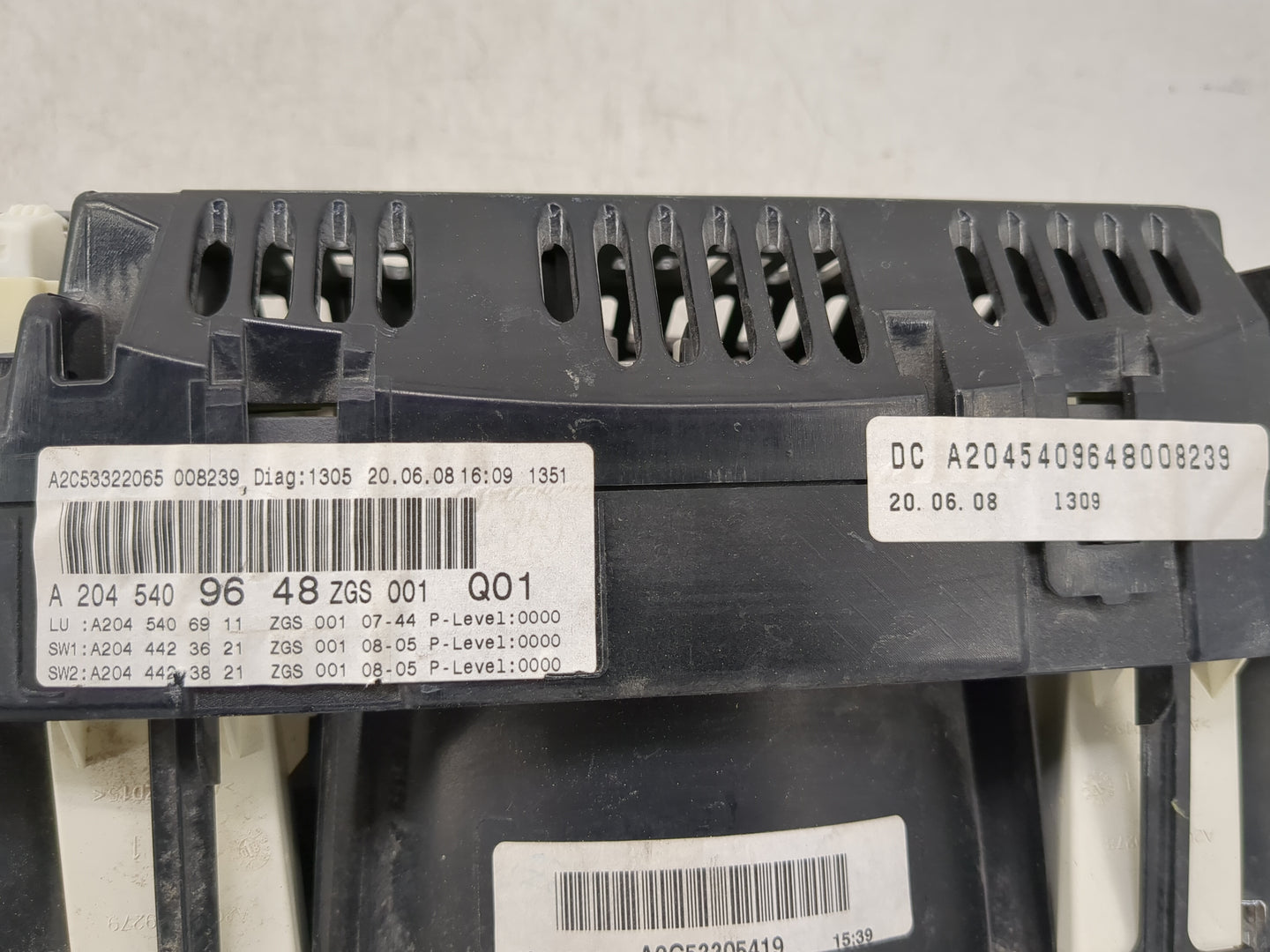 2009 Mercedes-Benz C-Class Instrument Cluster Speedometer Gauges P/N:A2045409648 A2045406911, A2044423621, A2044423821 Miles