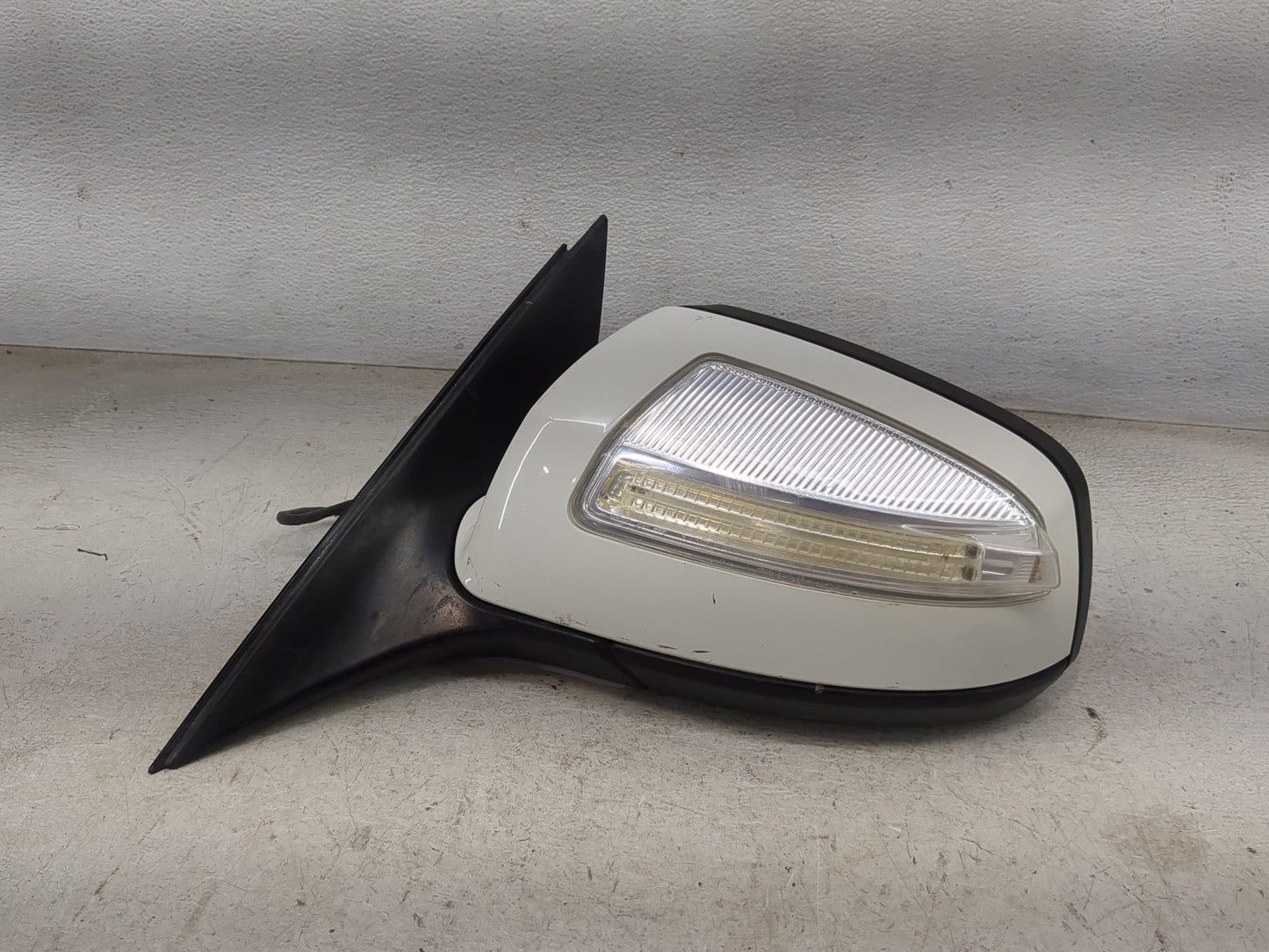 2009 Mercedes-Benz C-Class Driver Side View Mirror - Left Door Mirror OEM Used - Oemusedautoparts1.com