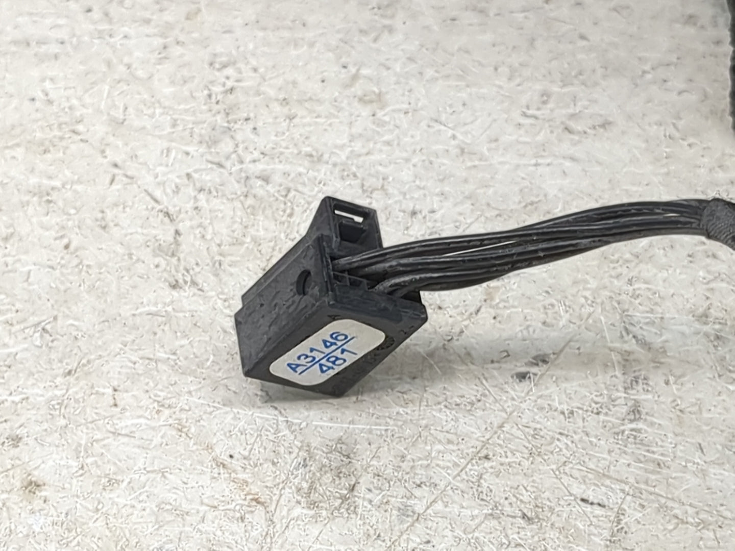 2009 Mercedes-Benz C-Class Driver Side View Mirror - Left Door Mirror OEM Used - Oemusedautoparts1.com