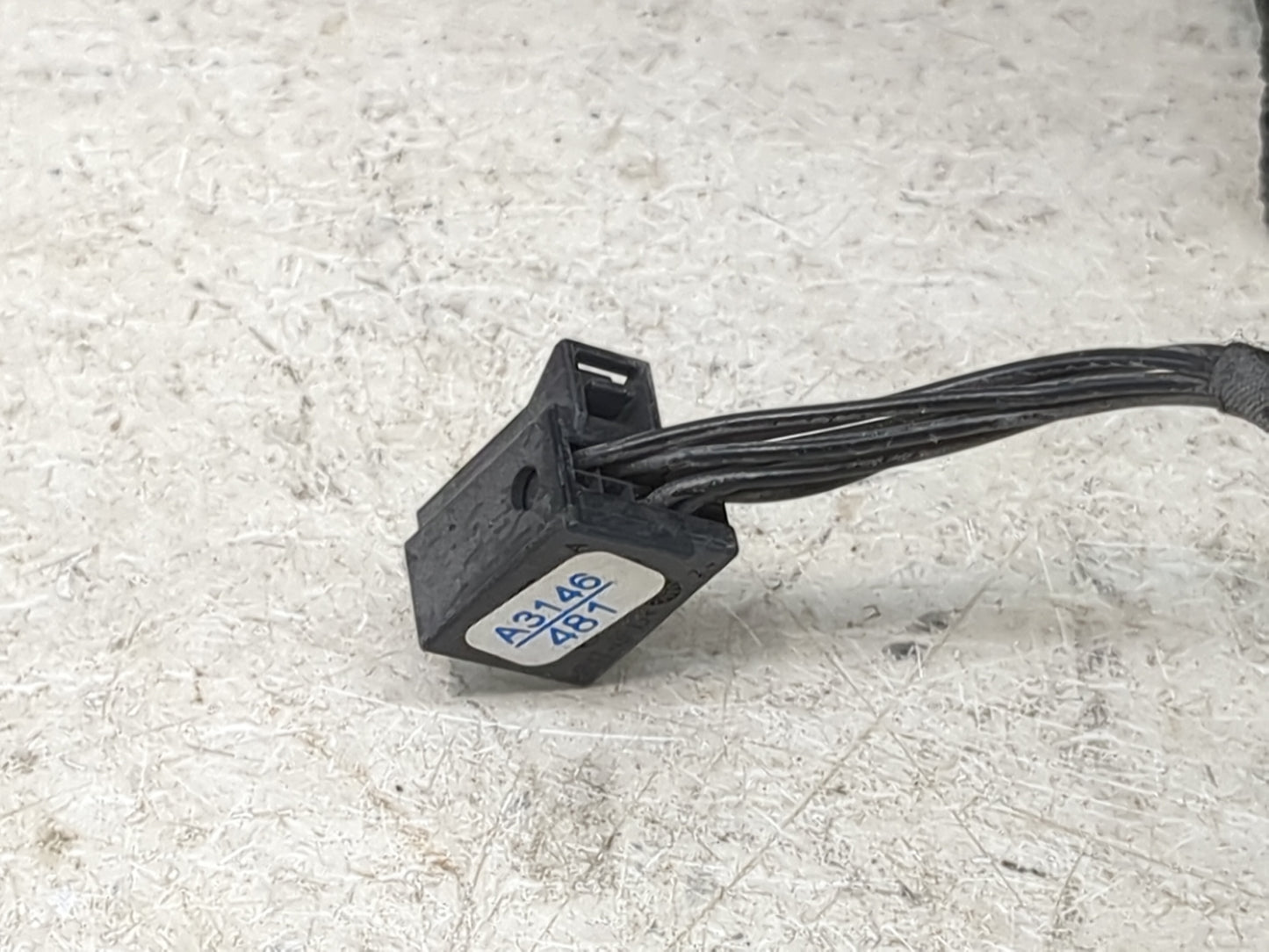 2009 Mercedes-Benz C-Class Driver Side View Mirror - Left Door Mirror OEM Used - Oemusedautoparts1.com