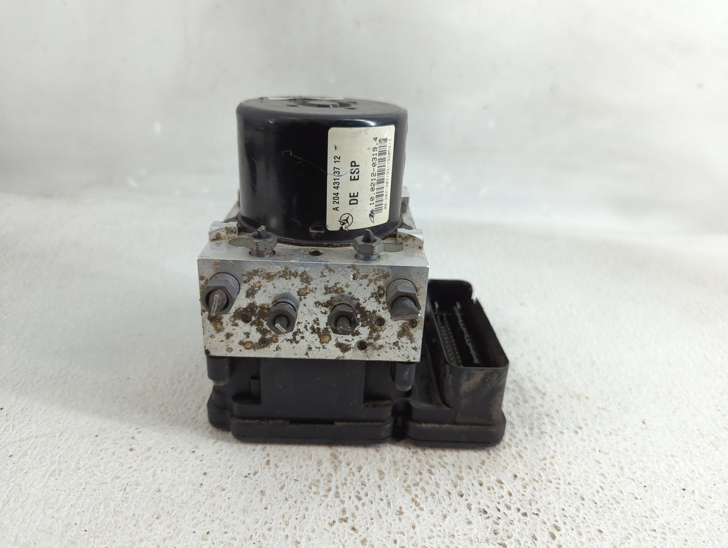 2009-2010 Mercedes-Benz C300 ABS Pump Control Module Replacement P/N:A 204 431 37 12 Fits Fits 2009 2010 OEM Used Auto Parts