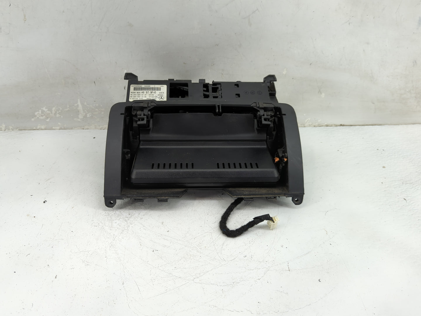 2009 Mercedes-Benz C300 Radio AM FM Cd Player Receiver Replacement P/N:A2049469709F45 A2049209709F45 Fits Fits 2007 2008 201