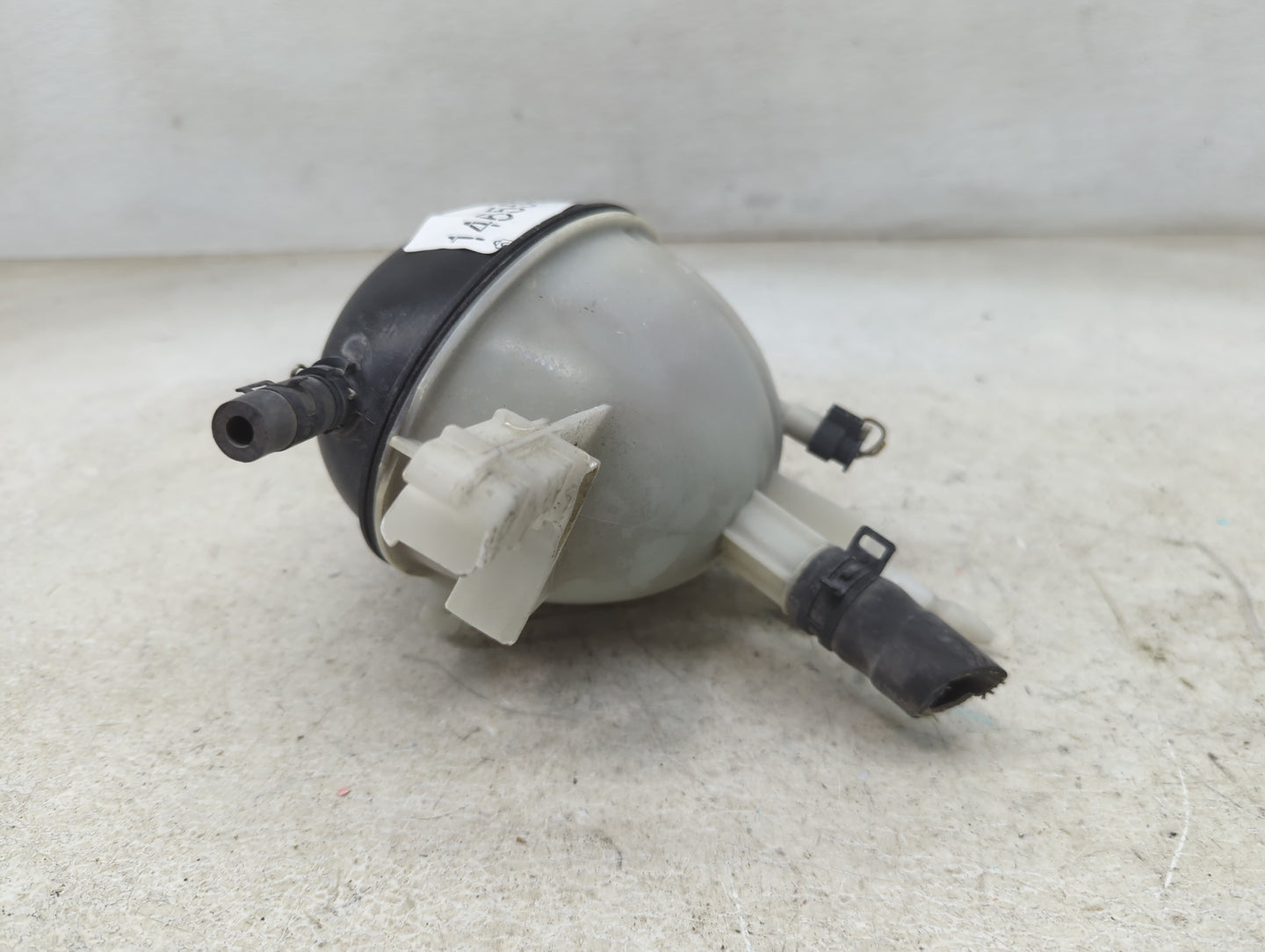 2008 Mercedes-benz C300 Radiator Coolant Overflow Expansion Tank Bottle 1465582 - Oemusedautoparts1.com