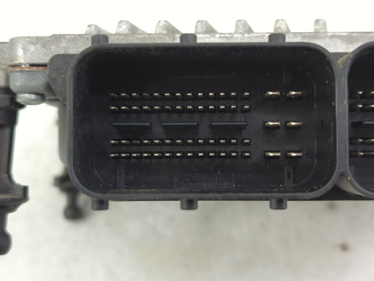 2009-2011 Mercedes-Benz C350 PCM Engine Control Computer ECU ECM PCU OEM P/N:A 272 153 05 92 0 261 209 402 Fits OEM Used Aut