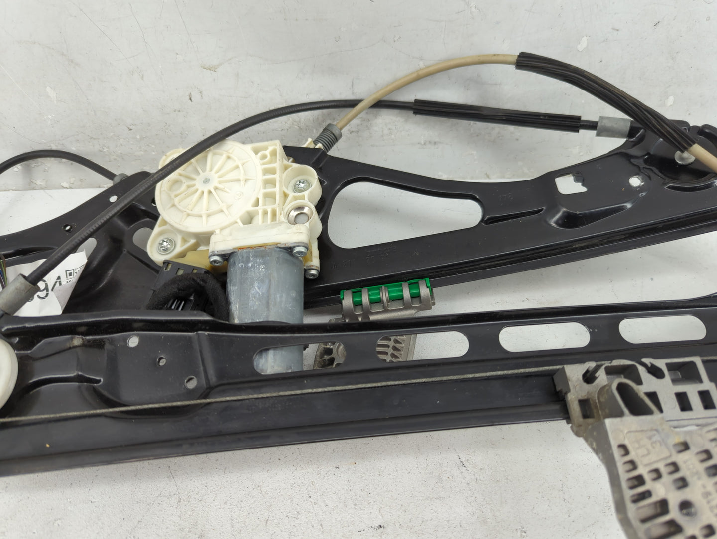 2006-2009 Mercedes-benz E350 Driver Left Front Window Regulator - Oemusedautoparts1.com