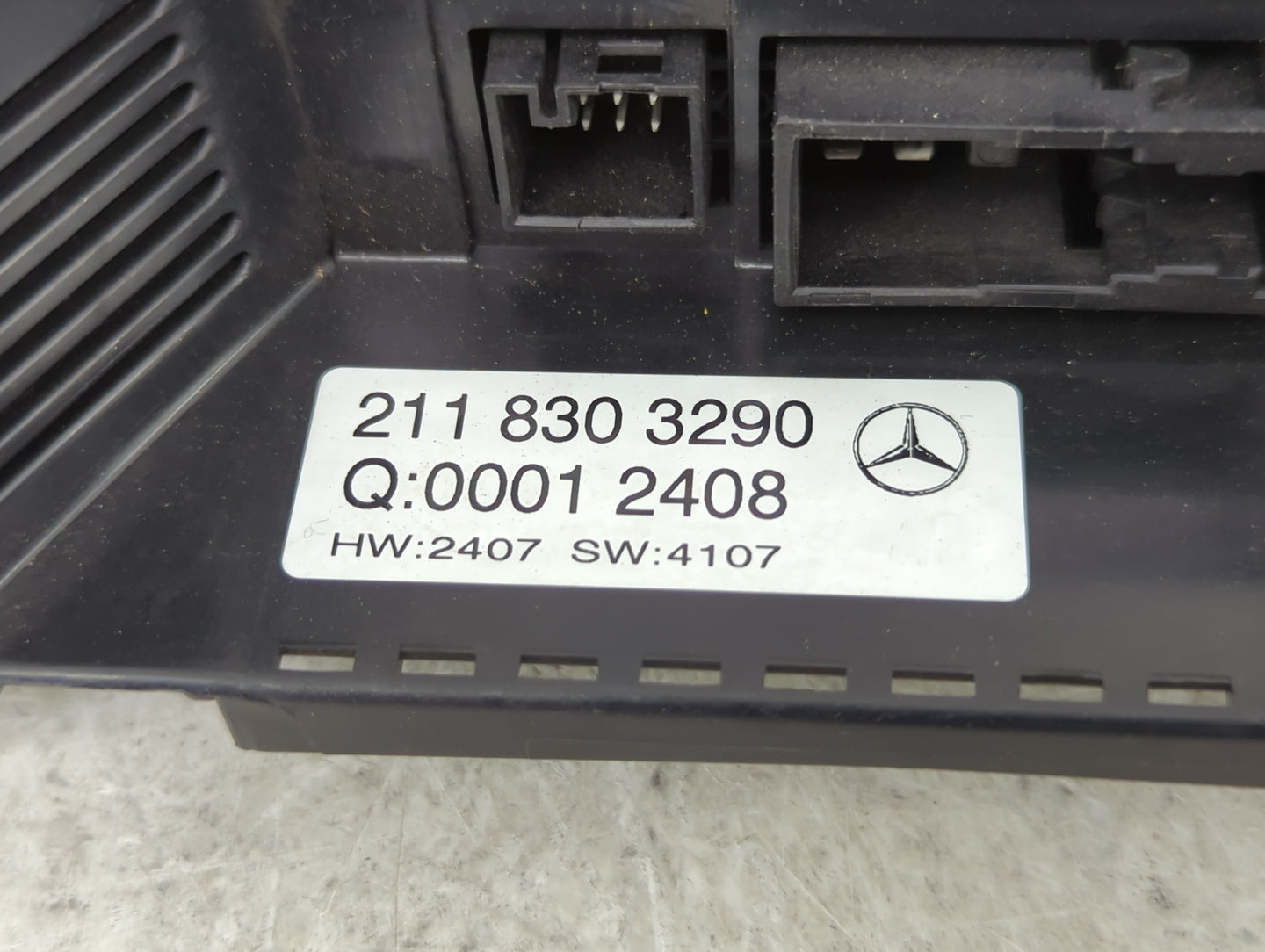 2009 Mercedes-Benz E350 Climate Control Module Temperature AC/Heater Replacement P/N:211 830 3290 Fits OEM Used Auto Parts -