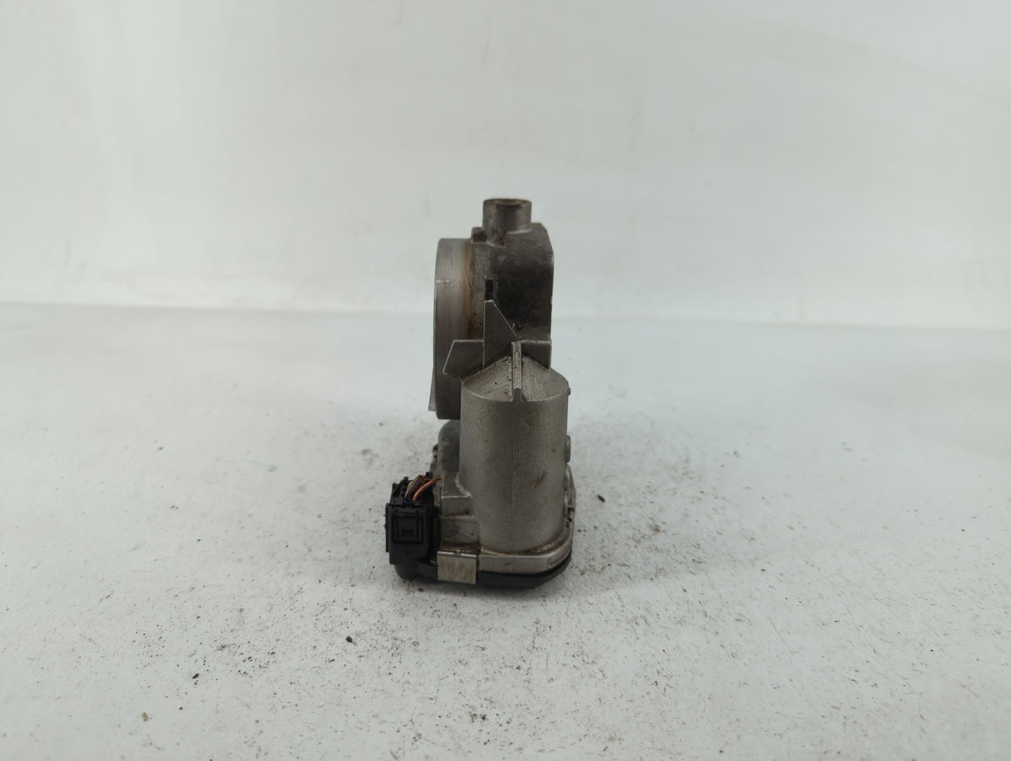 2006-2011 Mercedes-Benz Ml350 Throttle Body P/N:A 113 141 01 25 1131410125 Fits OEM Used Auto Parts - Oemusedautoparts1.com