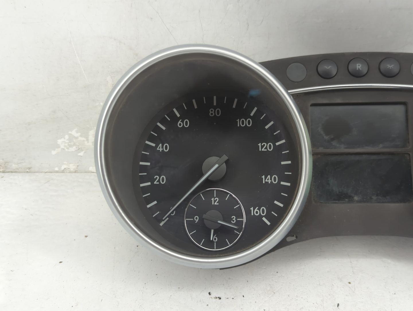 2009 Mercedes-Benz Ml550 Instrument Cluster Speedometer Gauges P/N:A2C53337586 A1645407048 Fits Fits 2010 OEM Used Auto Part
