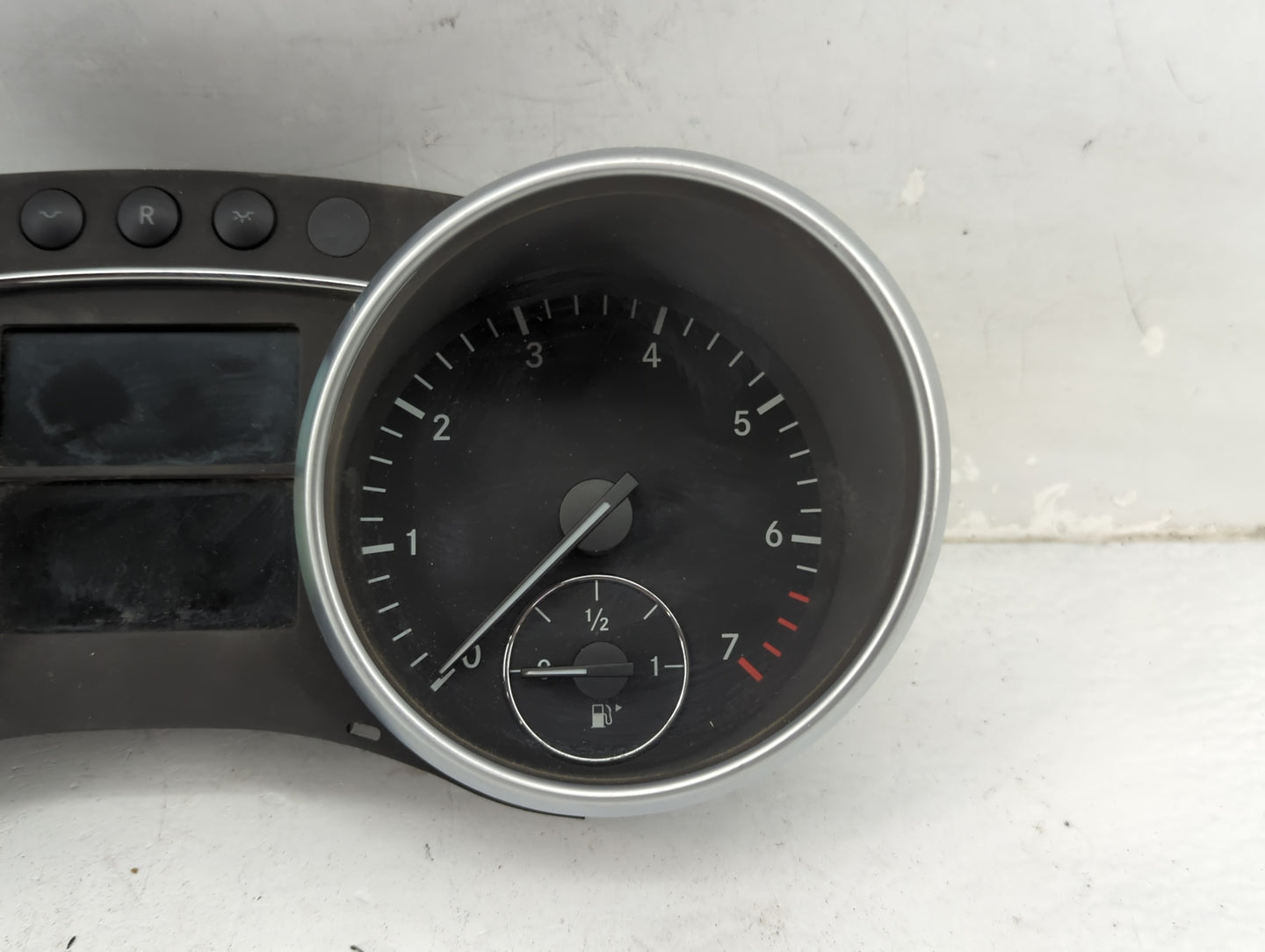 2009 Mercedes-Benz Ml550 Instrument Cluster Speedometer Gauges P/N:A2C53337586 A1645407048 Fits Fits 2010 OEM Used Auto Part